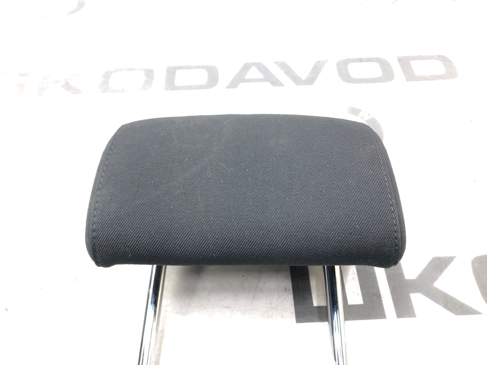 Подголовник центральный, 2000 рублей, Москва