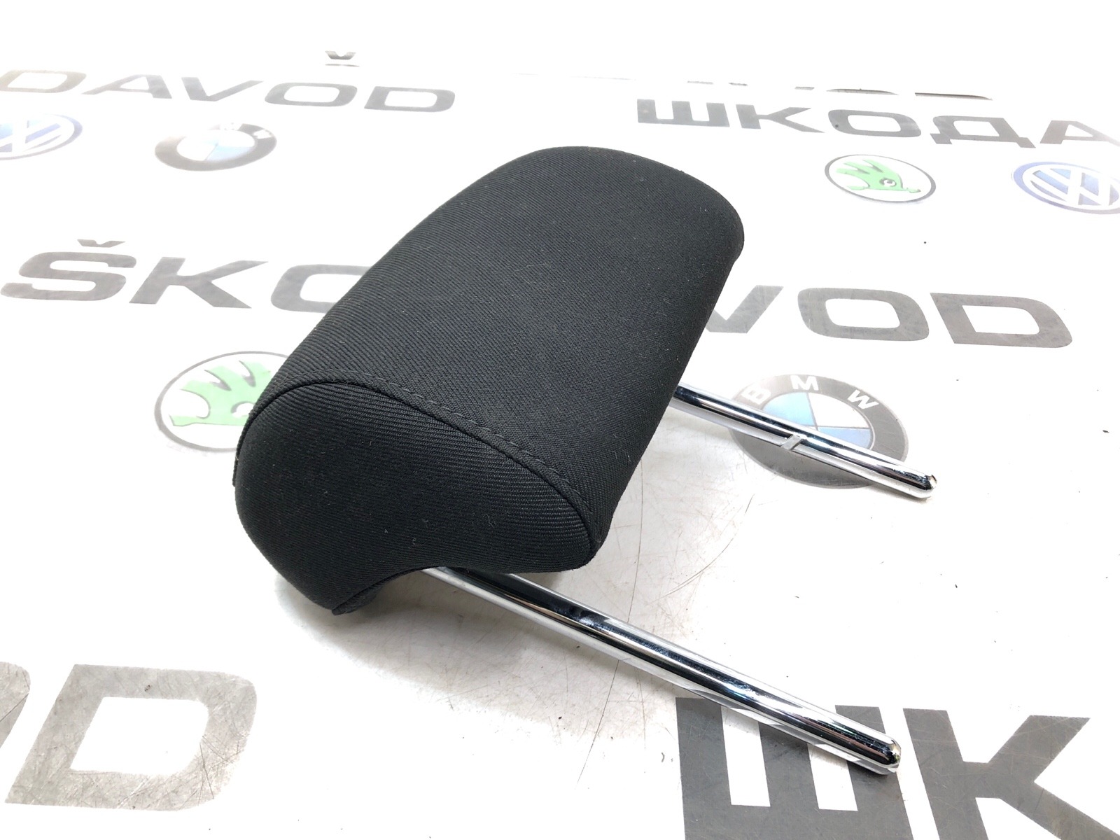 Подголовник центральный, 2000 рублей, Москва