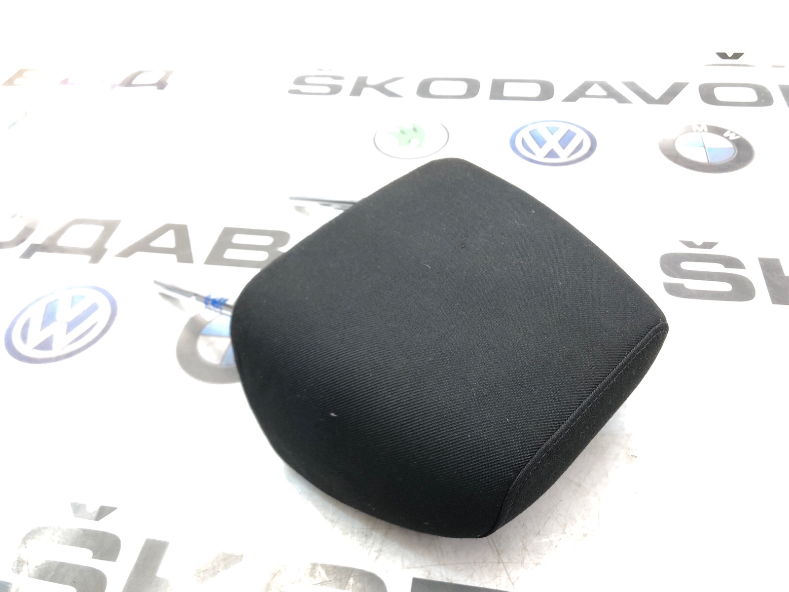 Подголовник, 2000 рублей, Москва