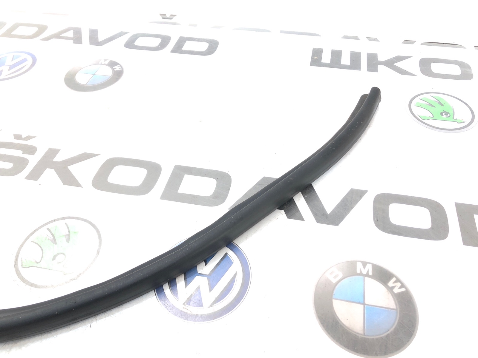 Уплотнитель капота, 1000 рублей, Москва