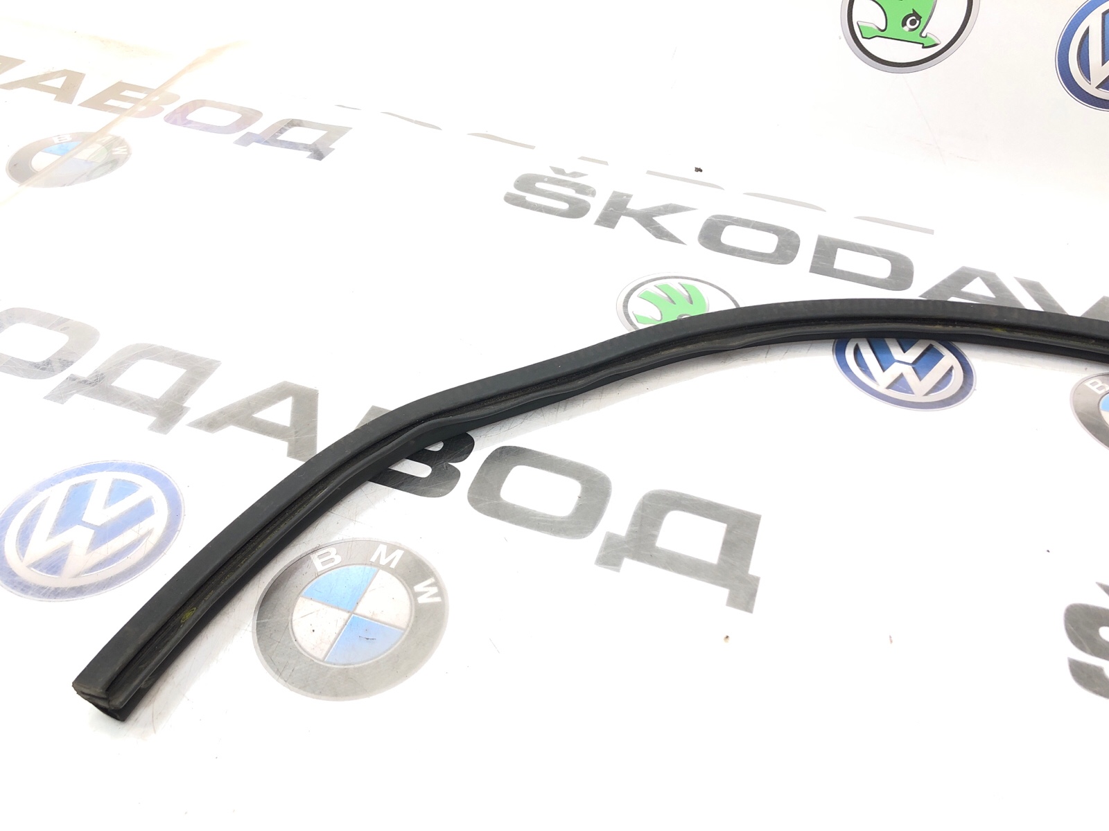 Уплотнитель капота, 1000 рублей, Москва