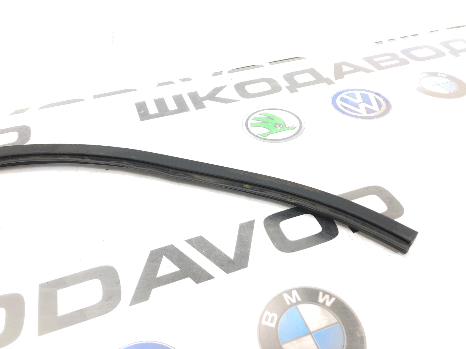 Уплотнитель капота, 1000 рублей, Москва