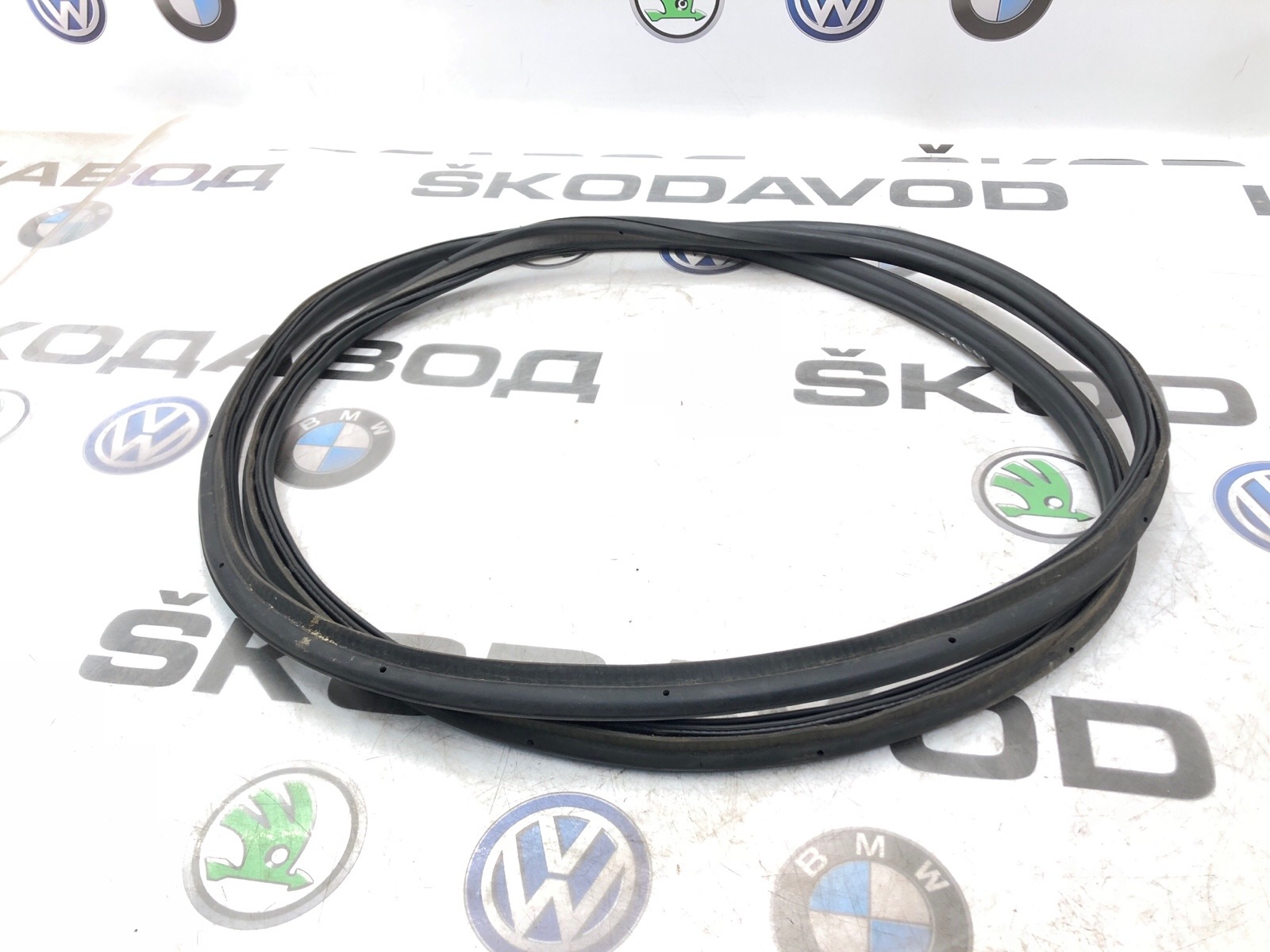 Уплотнитель проема багажника, 1000 рублей, Москва