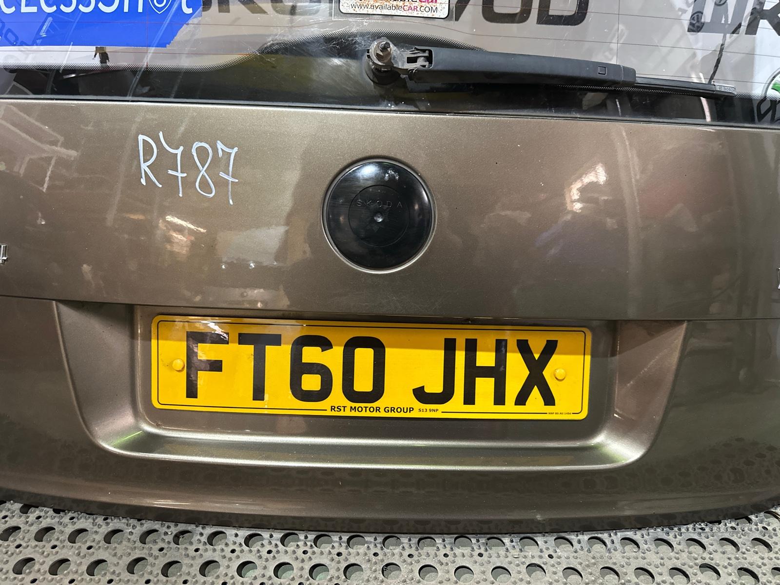 крышка багажника, 25000 рублей, Москва