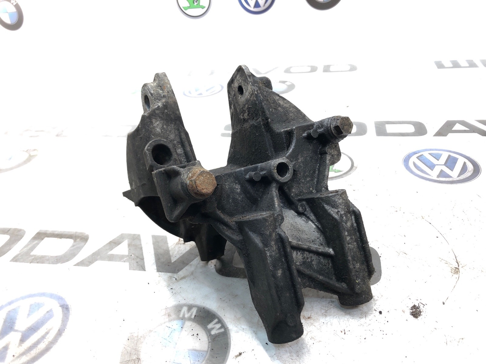 Кронштейн двигателя, 2000 рублей, Москва