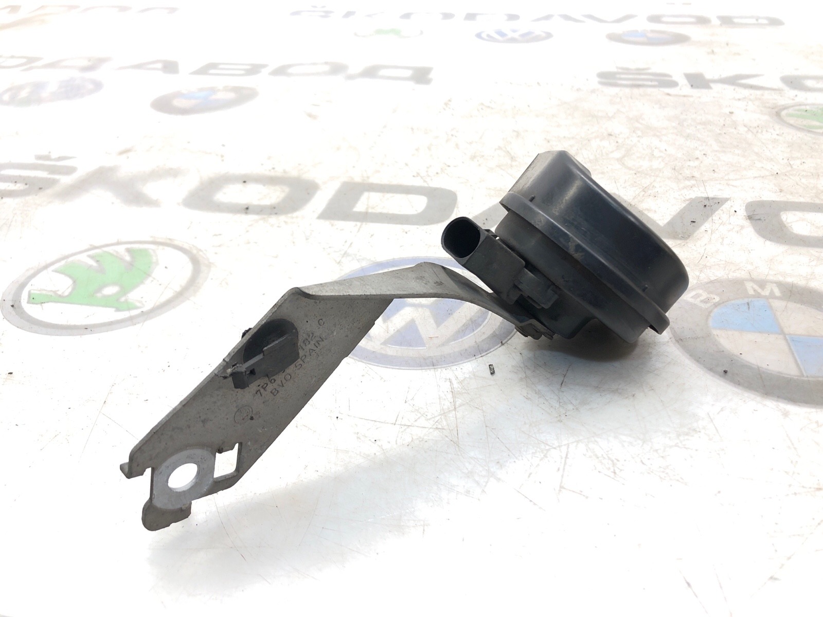 Звуковой сигнал, 2500 рублей, Москва