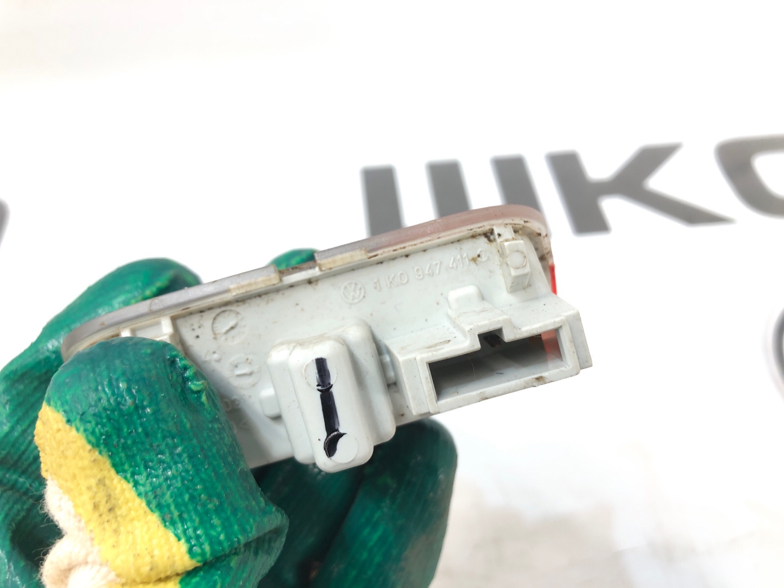 Плафон подсветки карты двери, 1000 рублей, Москва