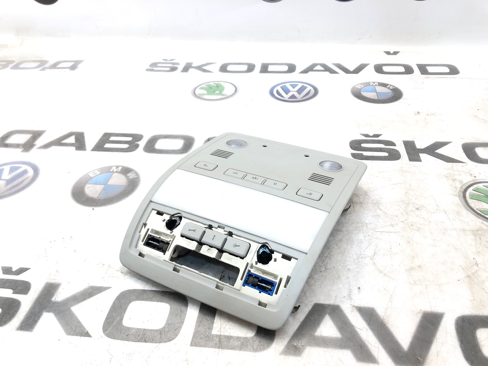 Плафон освещения салона, 2000 рублей, Москва