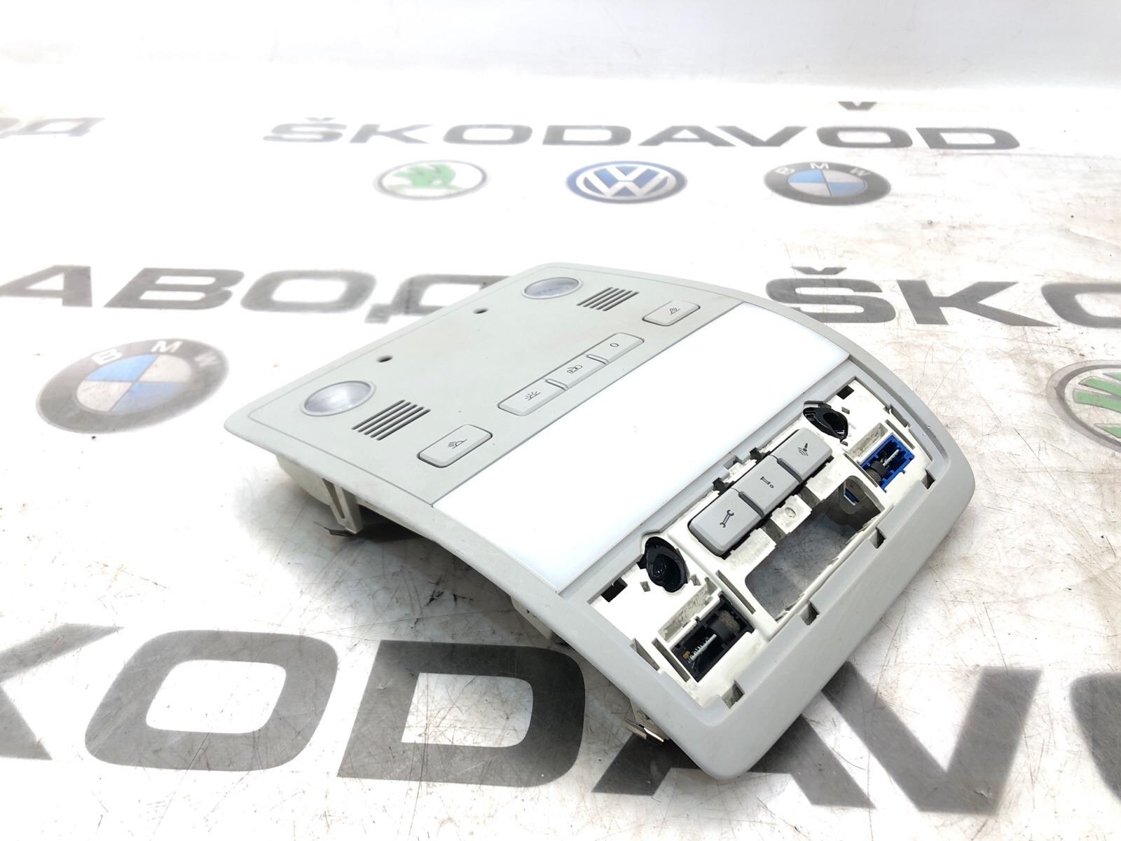 Плафон освещения салона, 2000 рублей, Москва