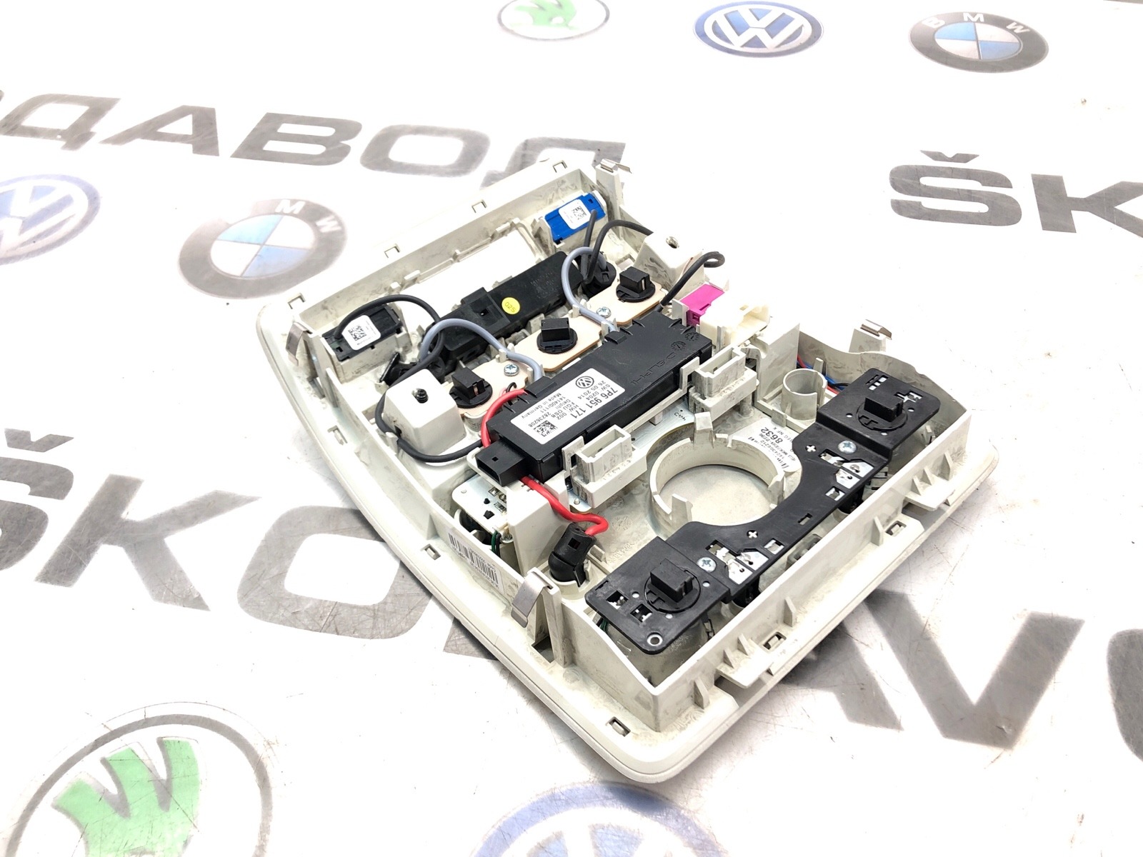 Плафон освещения салона, 2000 рублей, Москва