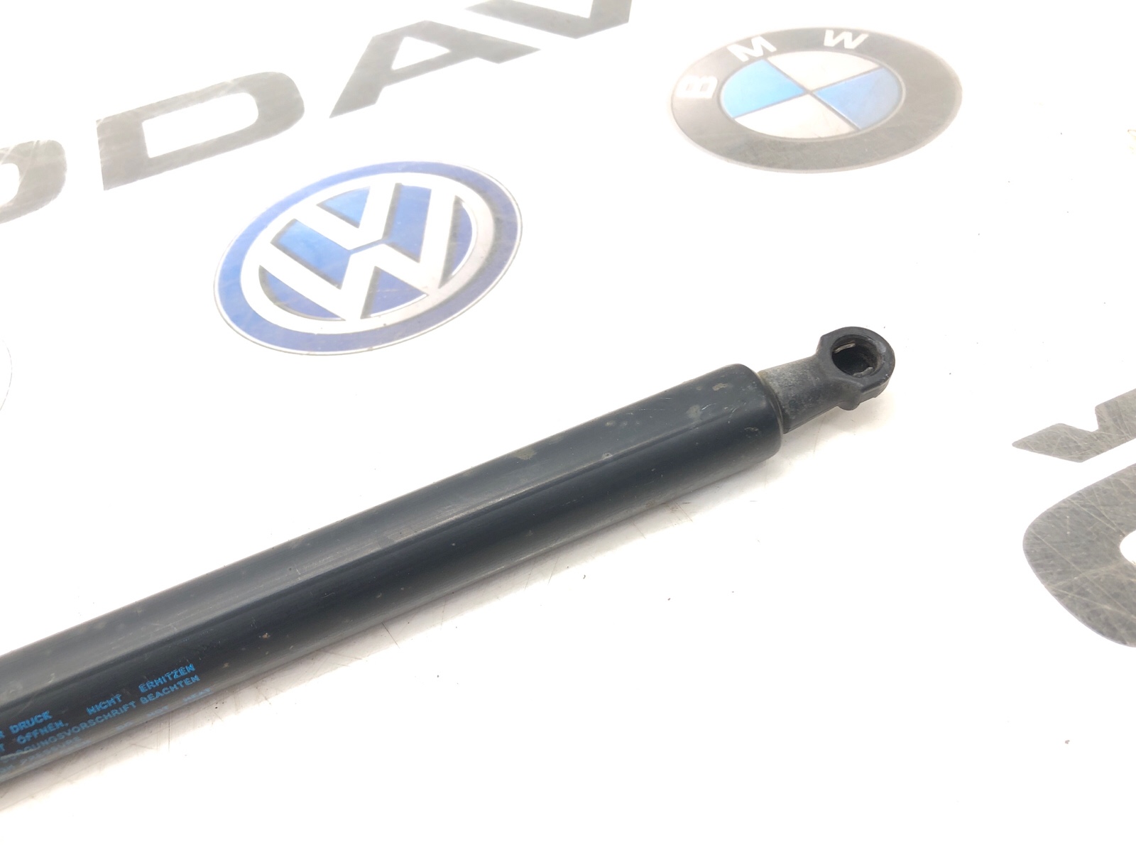 Амортизатор крышки багажника, 1000 рублей, Москва