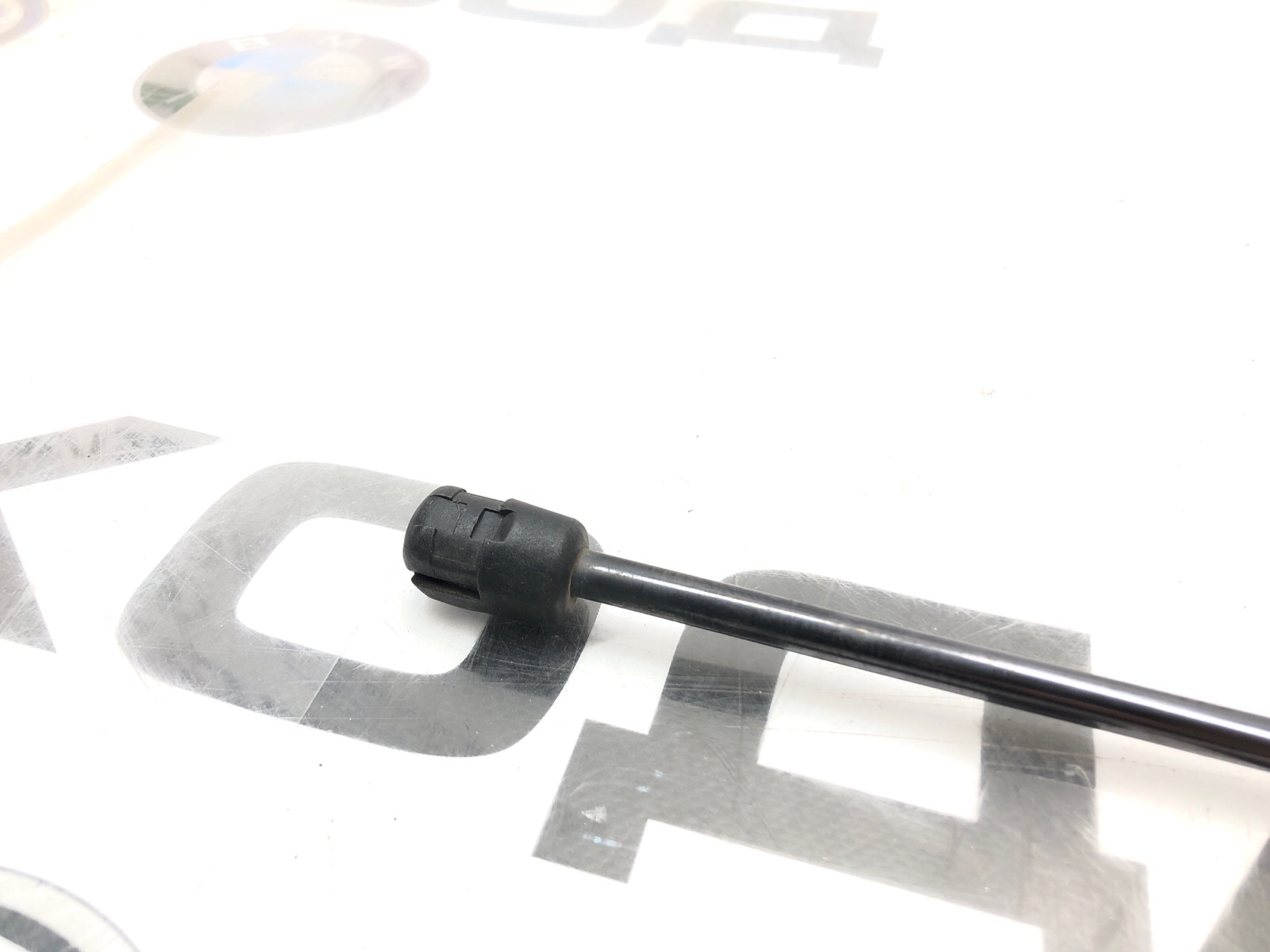 Амортизатор крышки багажника, 1000 рублей, Москва