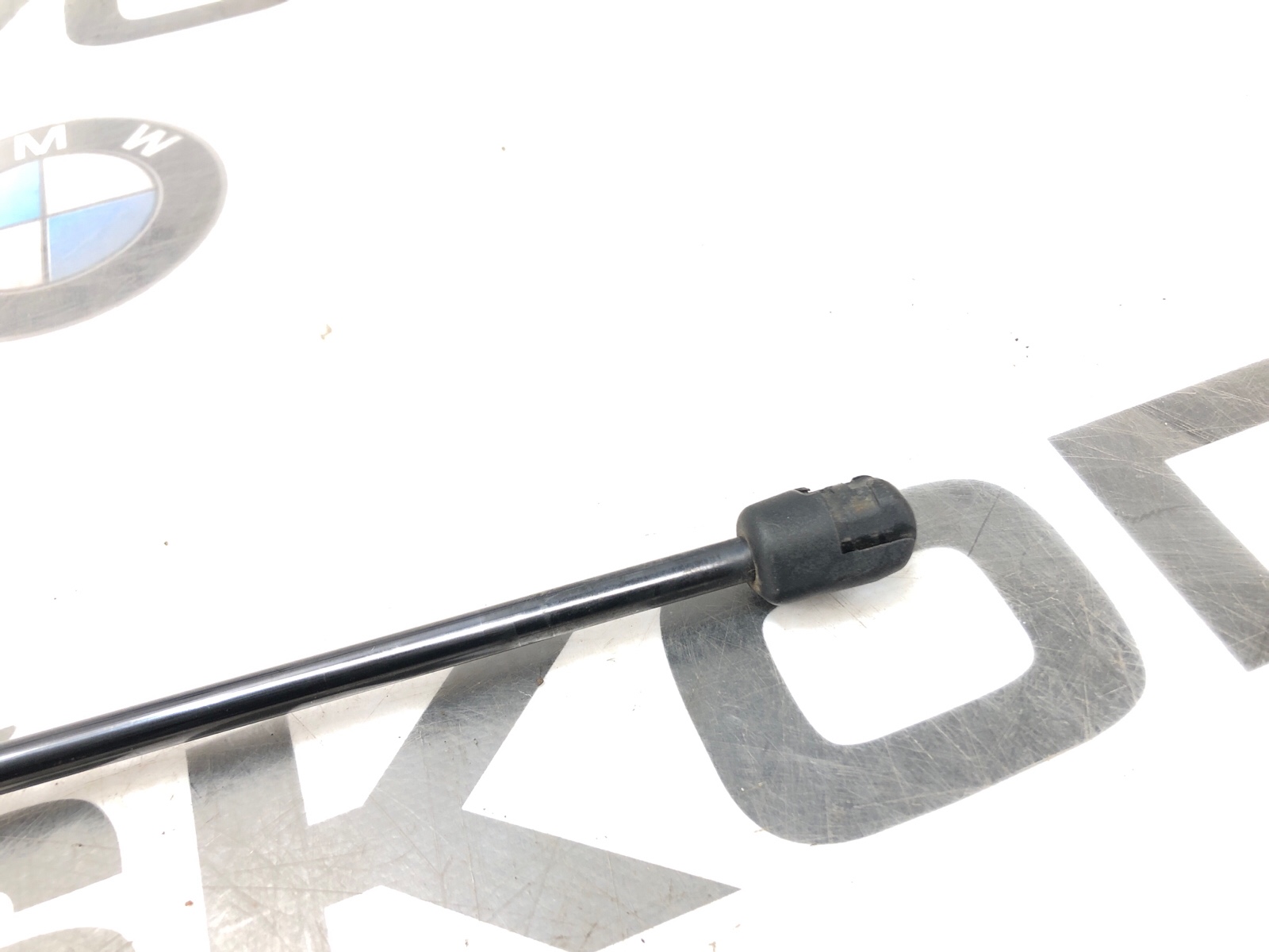 Амортизатор крышки багажника, 1000 рублей, Москва