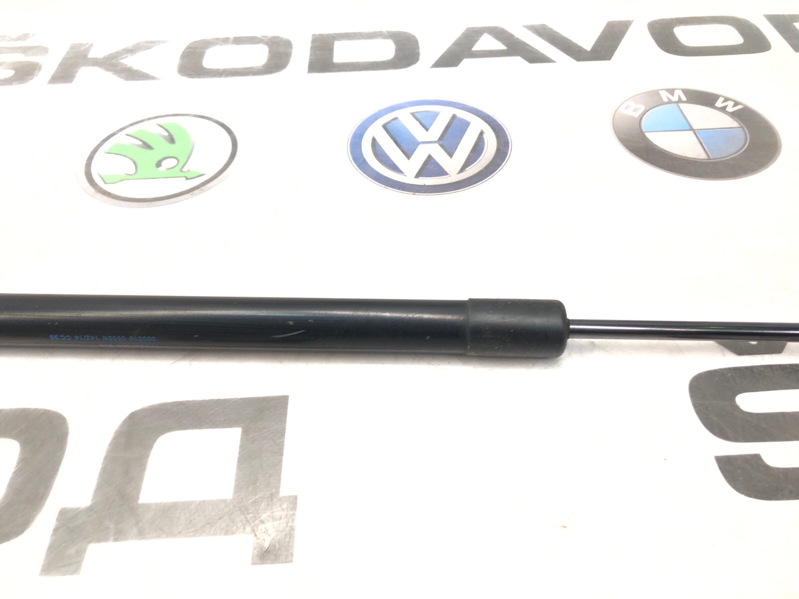 Амортизатор крышки багажника, 1000 рублей, Москва