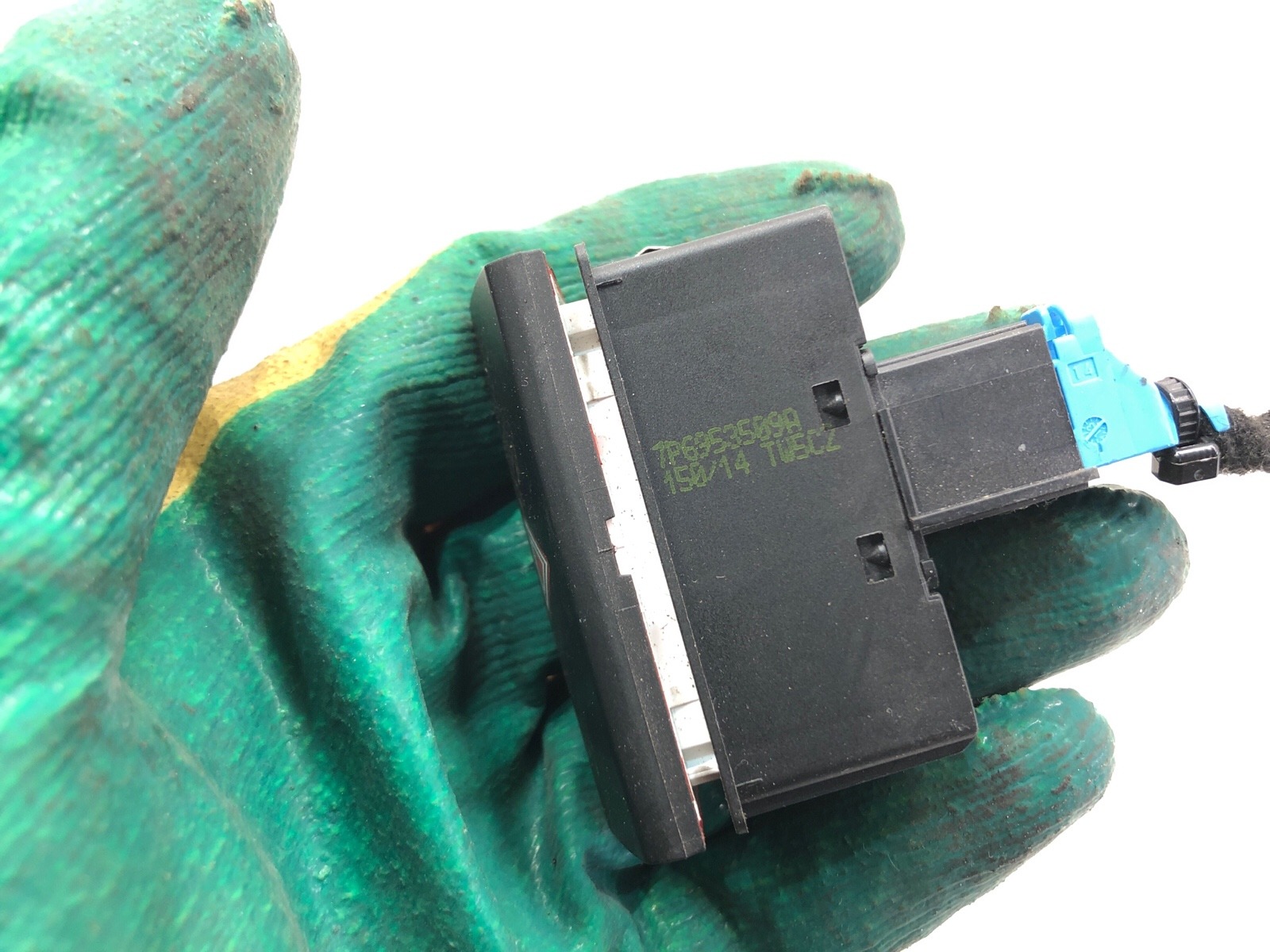 Кнопка аварийного сигнала, 1000 рублей, Москва