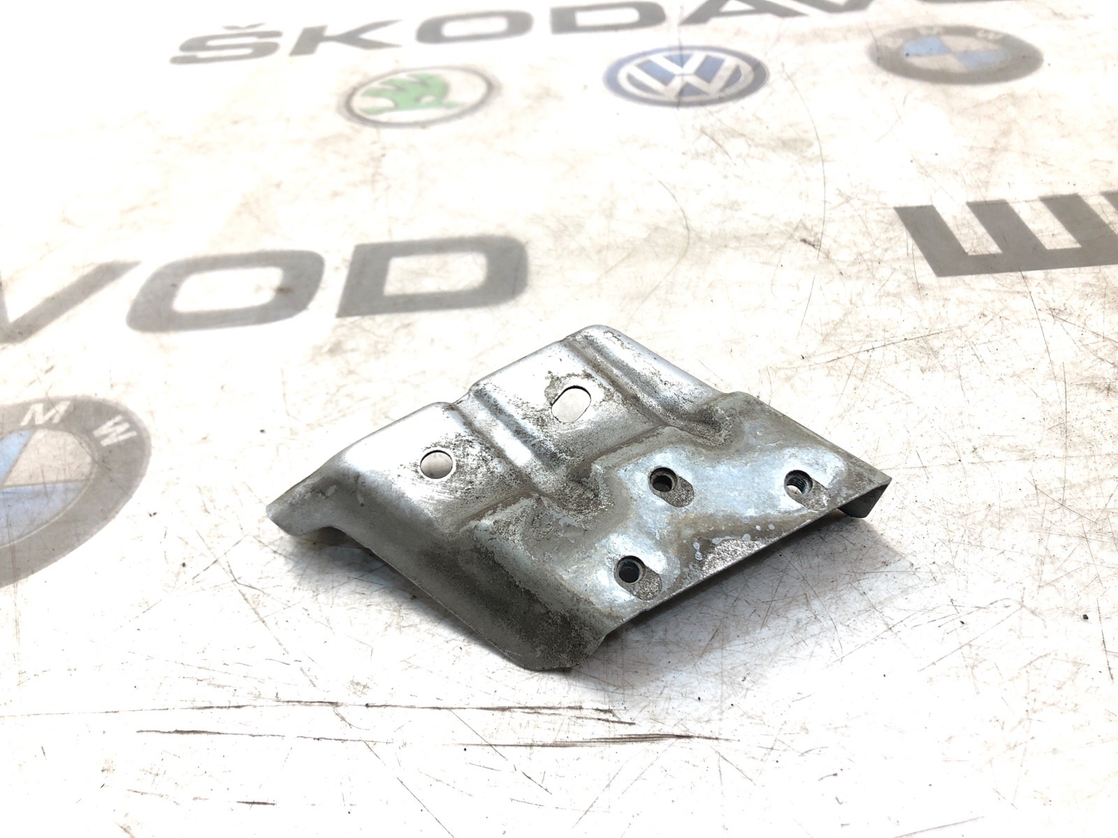 Кронштейн крыла, 1000 рублей, Москва