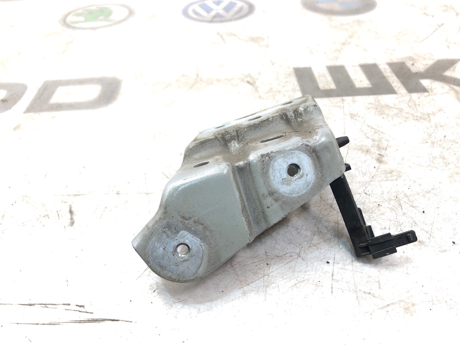 Кронштейн крыла, 1000 рублей, Москва