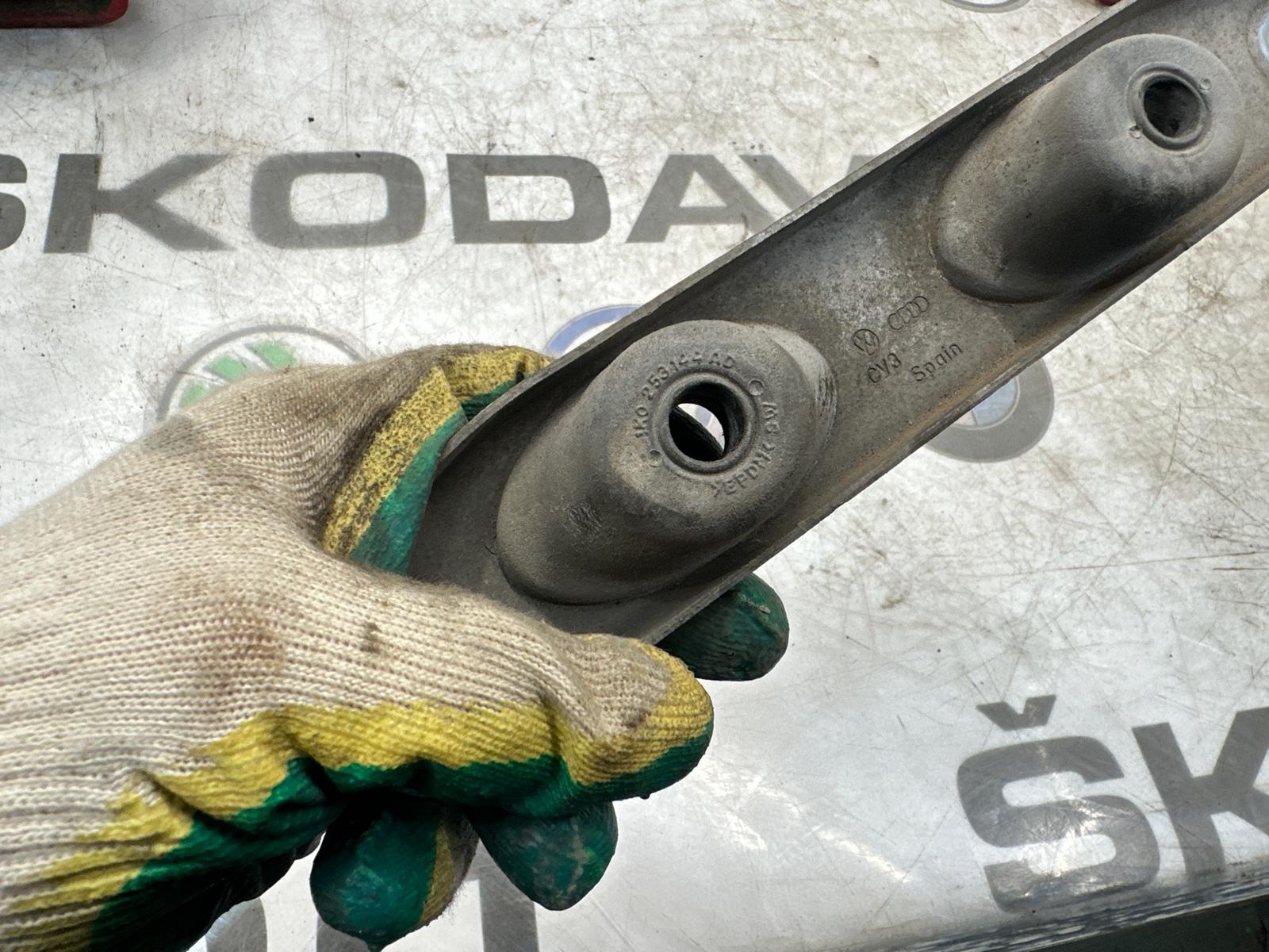 Кронштейн глушителя, 1000 рублей, Москва