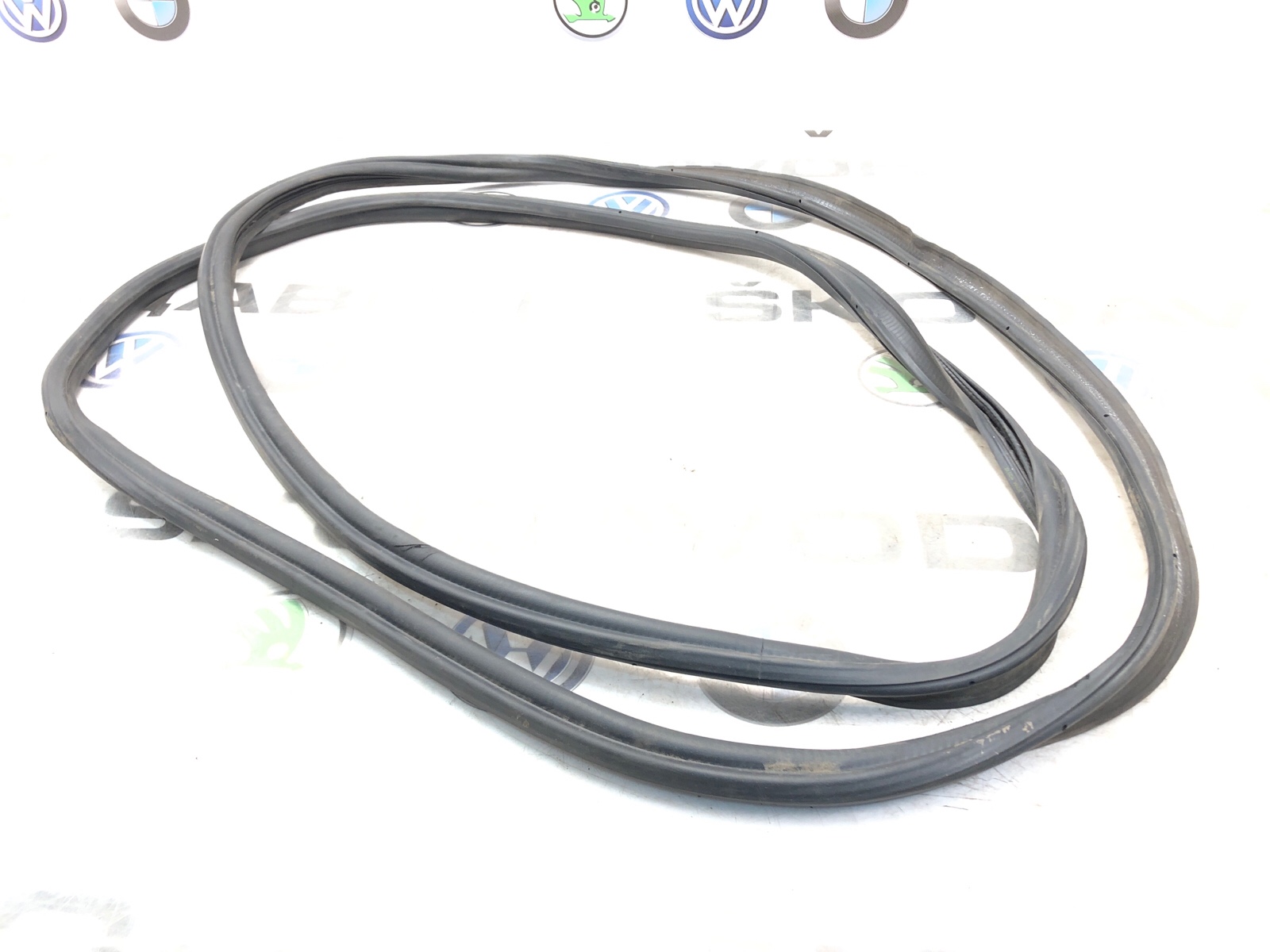 Уплотнитель проема багажника, 1500 рублей, Москва