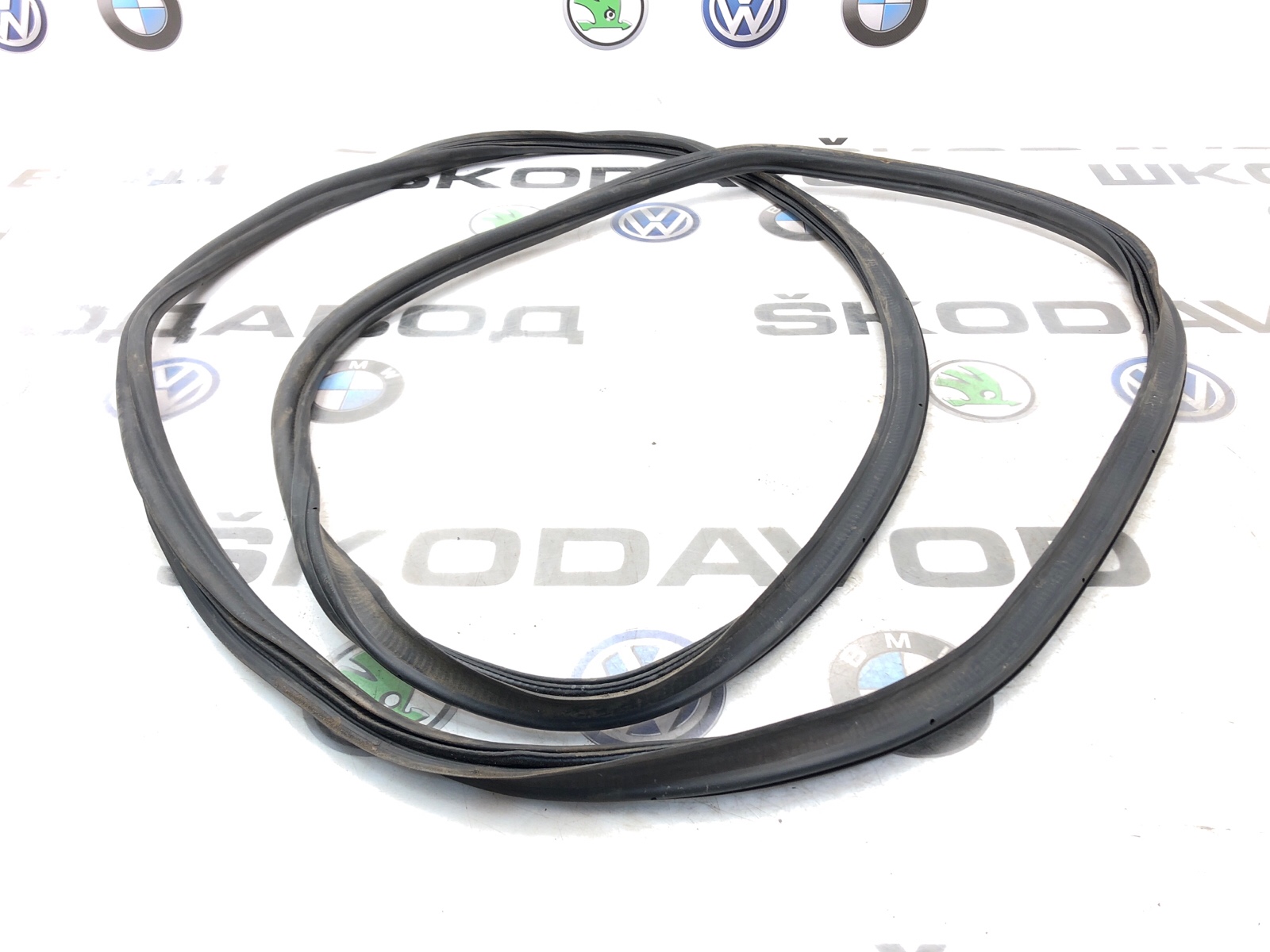 Уплотнитель проема багажника, 1500 рублей, Москва