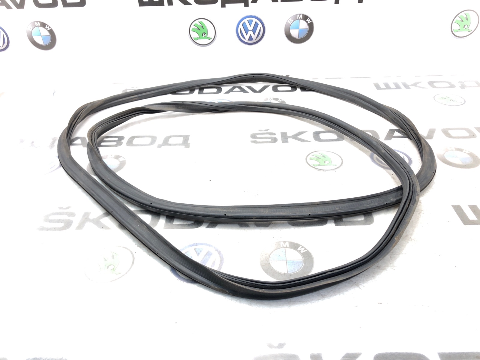 Уплотнитель проема багажника, 1500 рублей, Москва