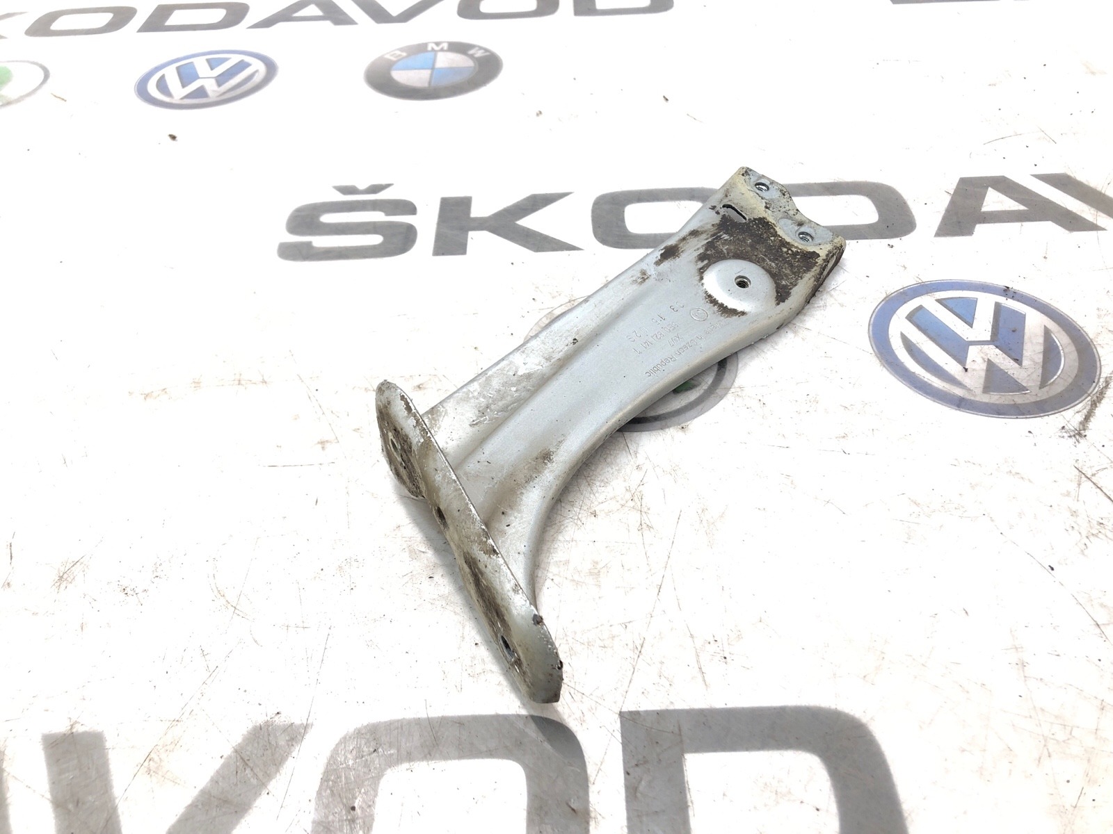 Кронштейн крыла, 500 рублей, Москва