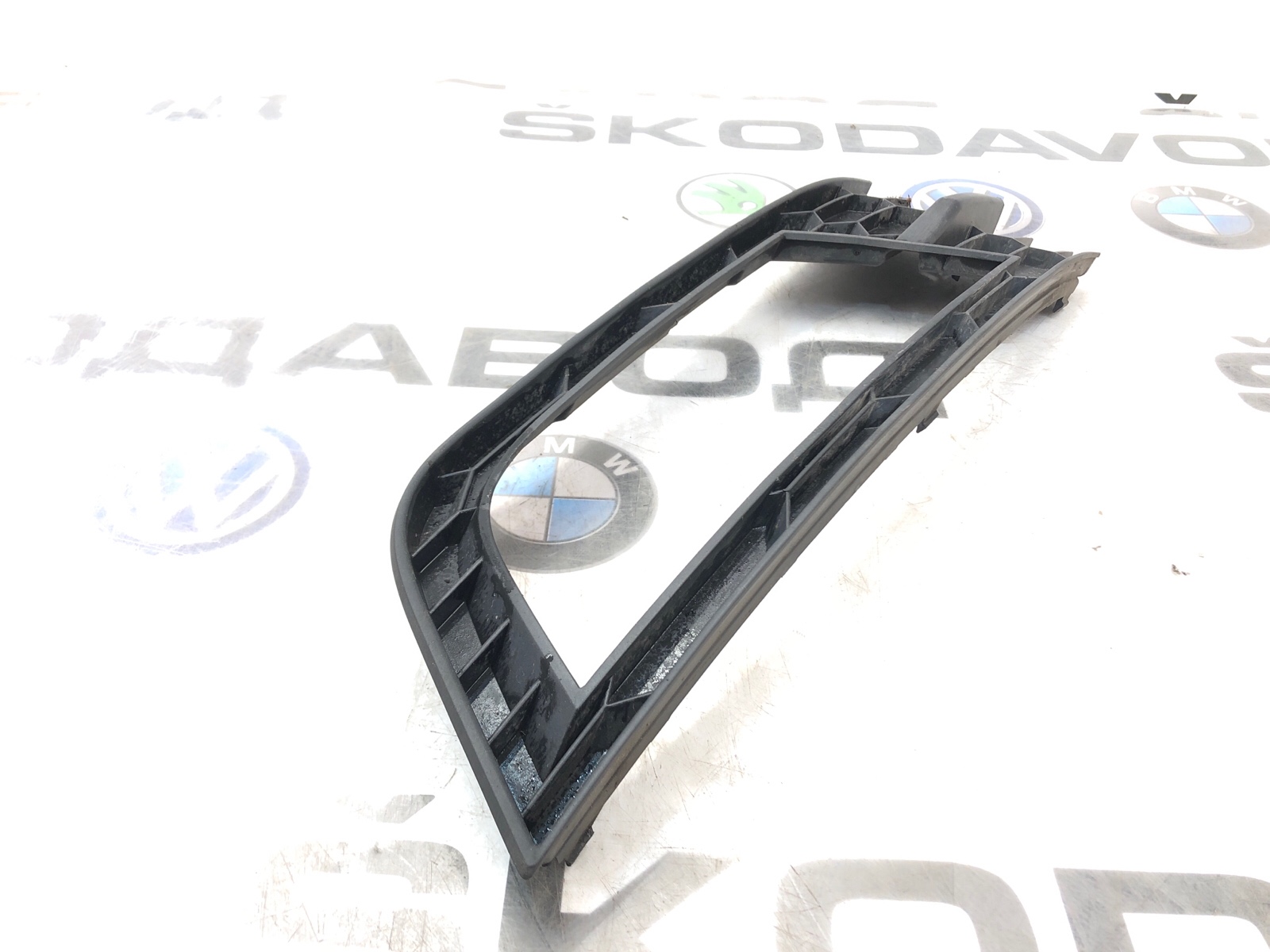 Накладка противотуманной фары ПТФ, 1000 рублей, Москва