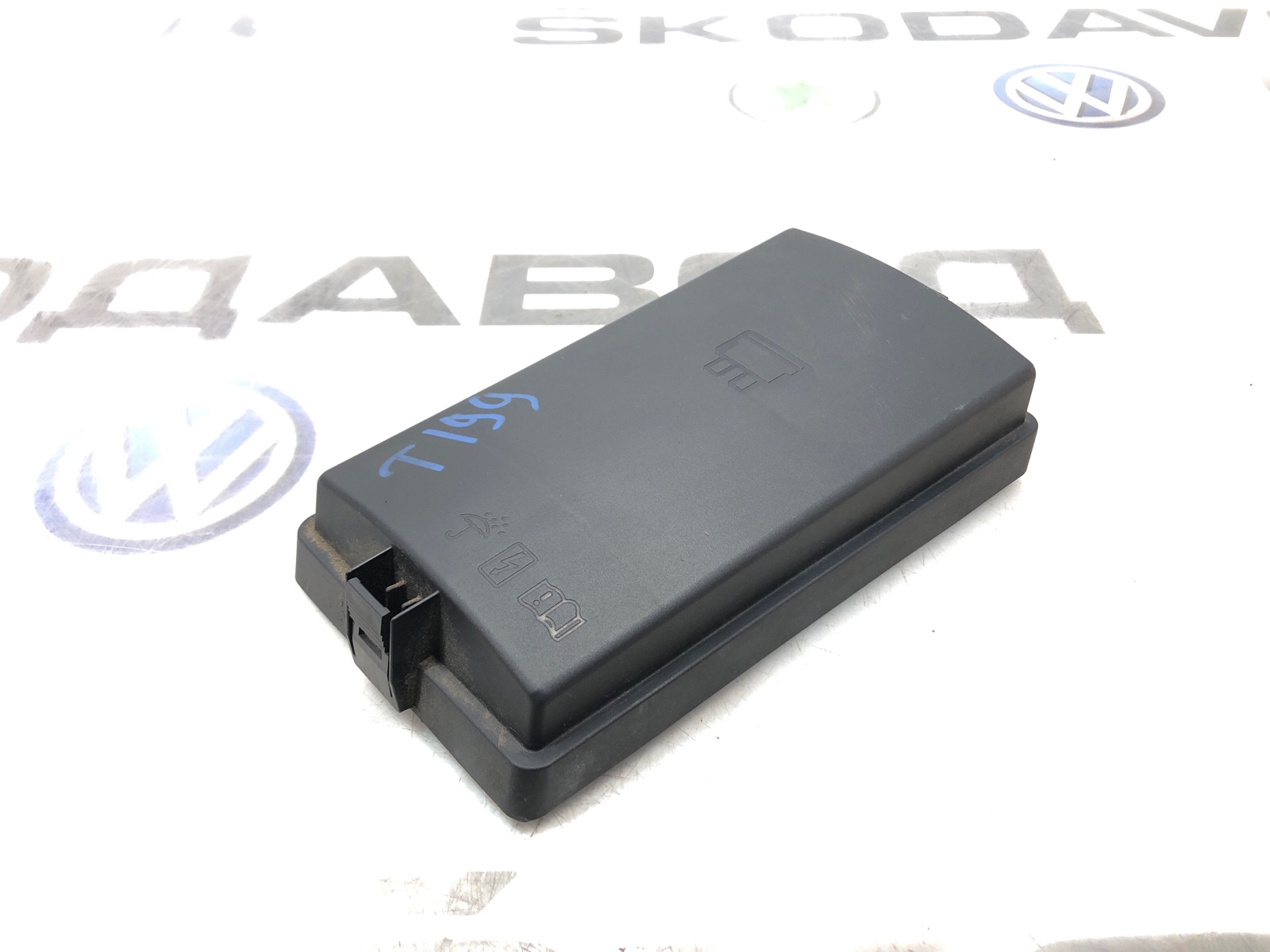 Крышка блока предохранителей, 1500 рублей, Москва