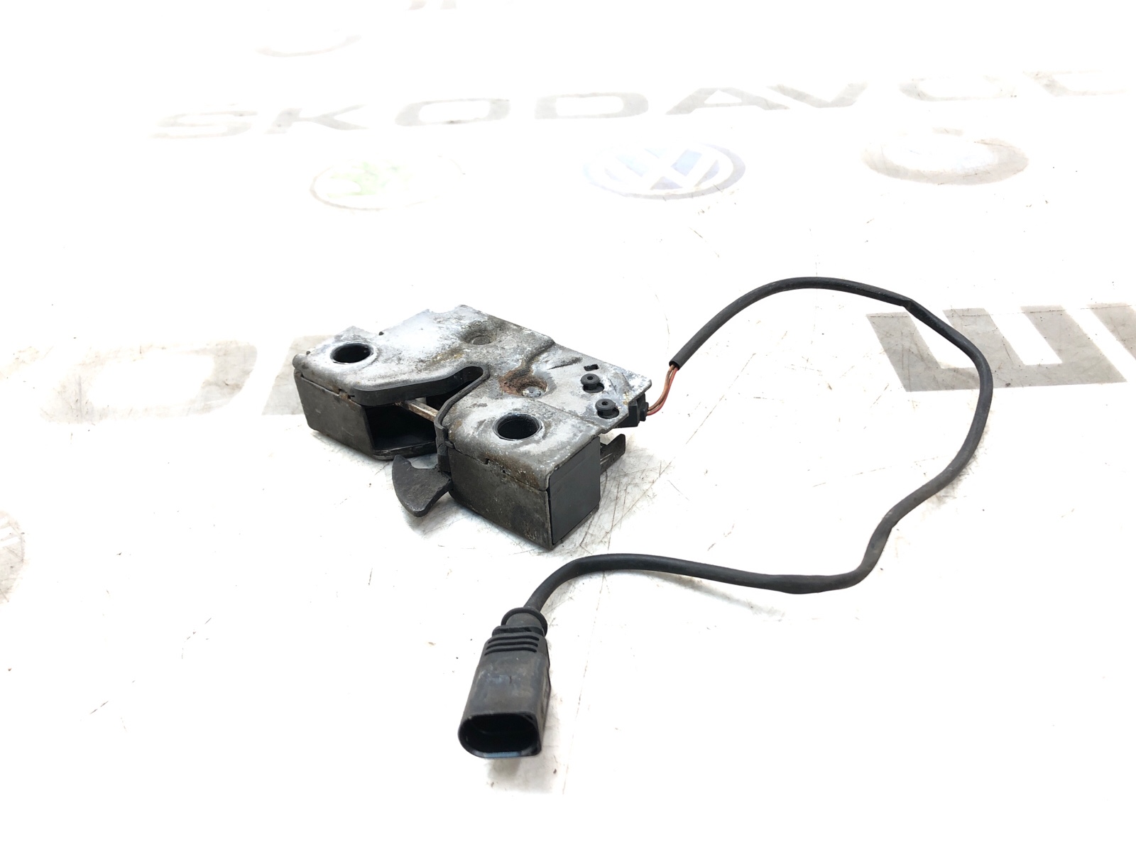 замок капота, 1000 рублей, Москва