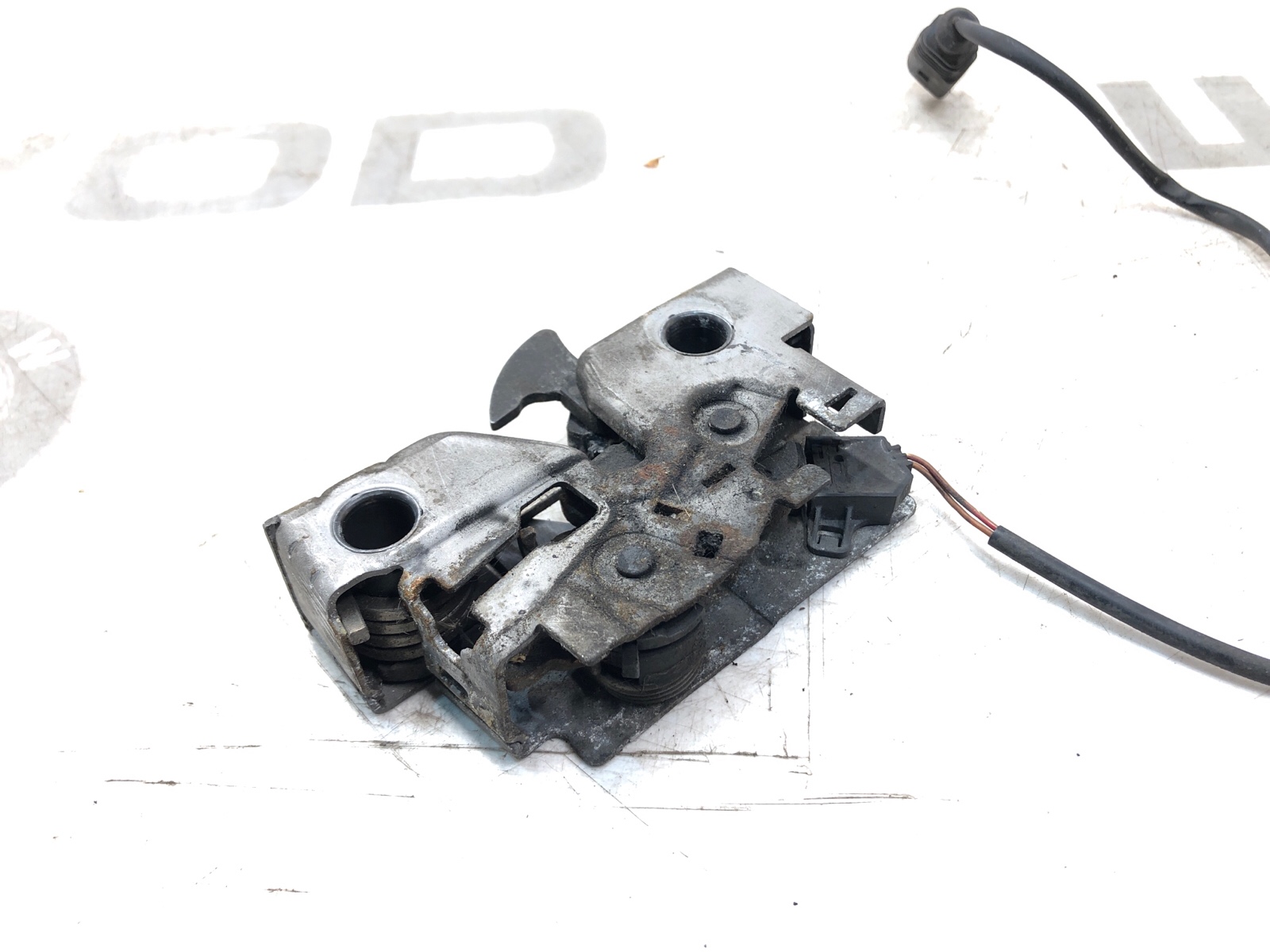 замок капота, 1000 рублей, Москва