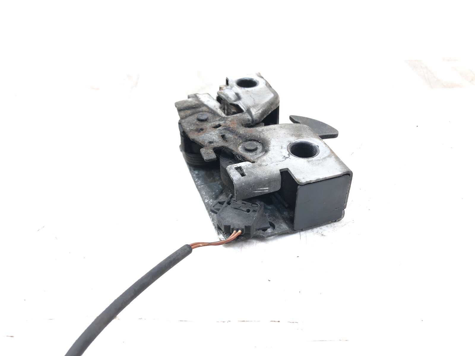 замок капота, 1000 рублей, Москва