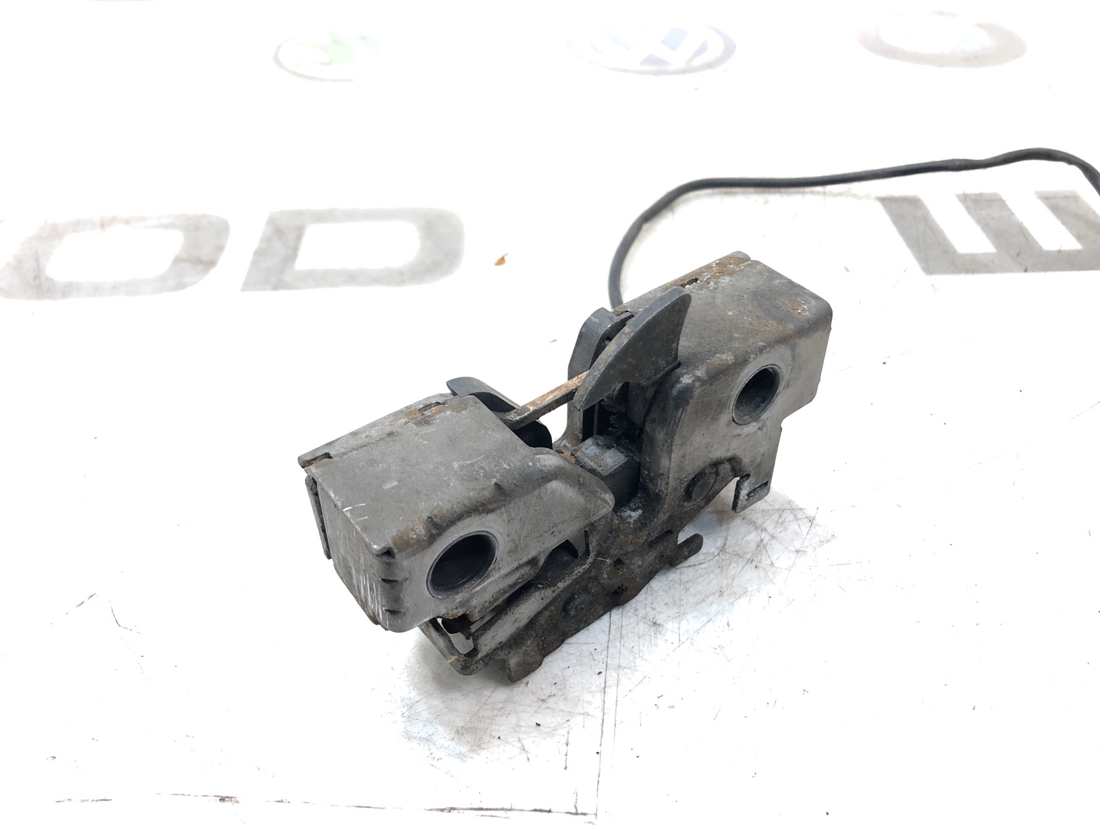 замок капота, 1000 рублей, Москва