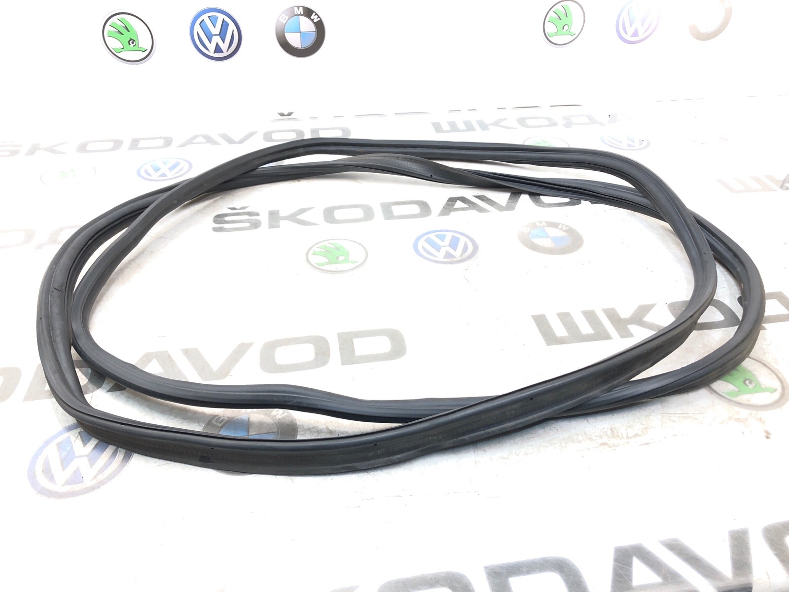 Уплотнитель проема багажника, 2000 рублей, Москва