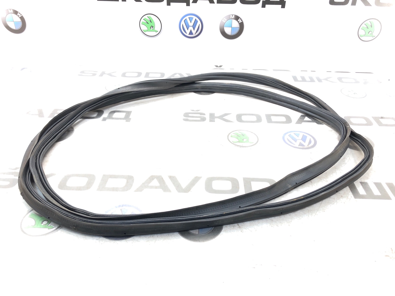 Уплотнитель проема багажника, 2000 рублей, Москва