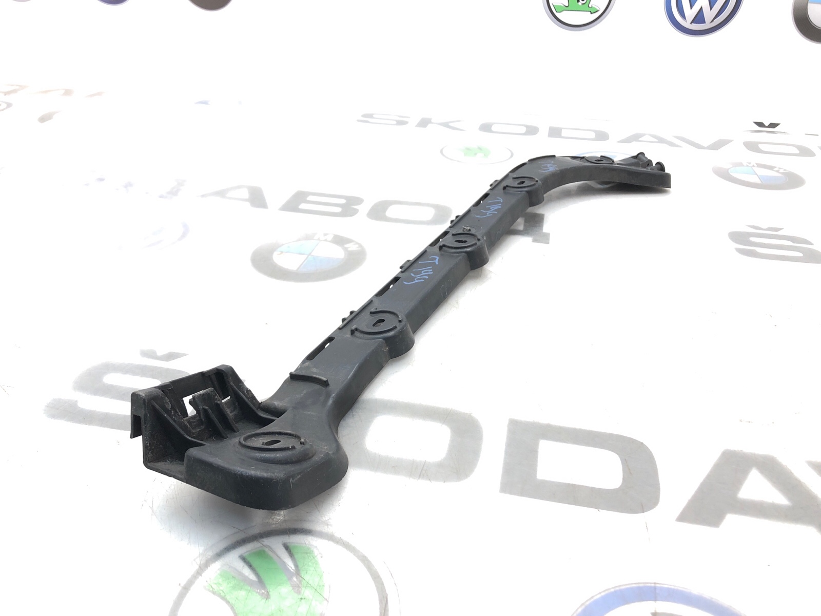 Направляющая бампера, 1000 рублей, Москва