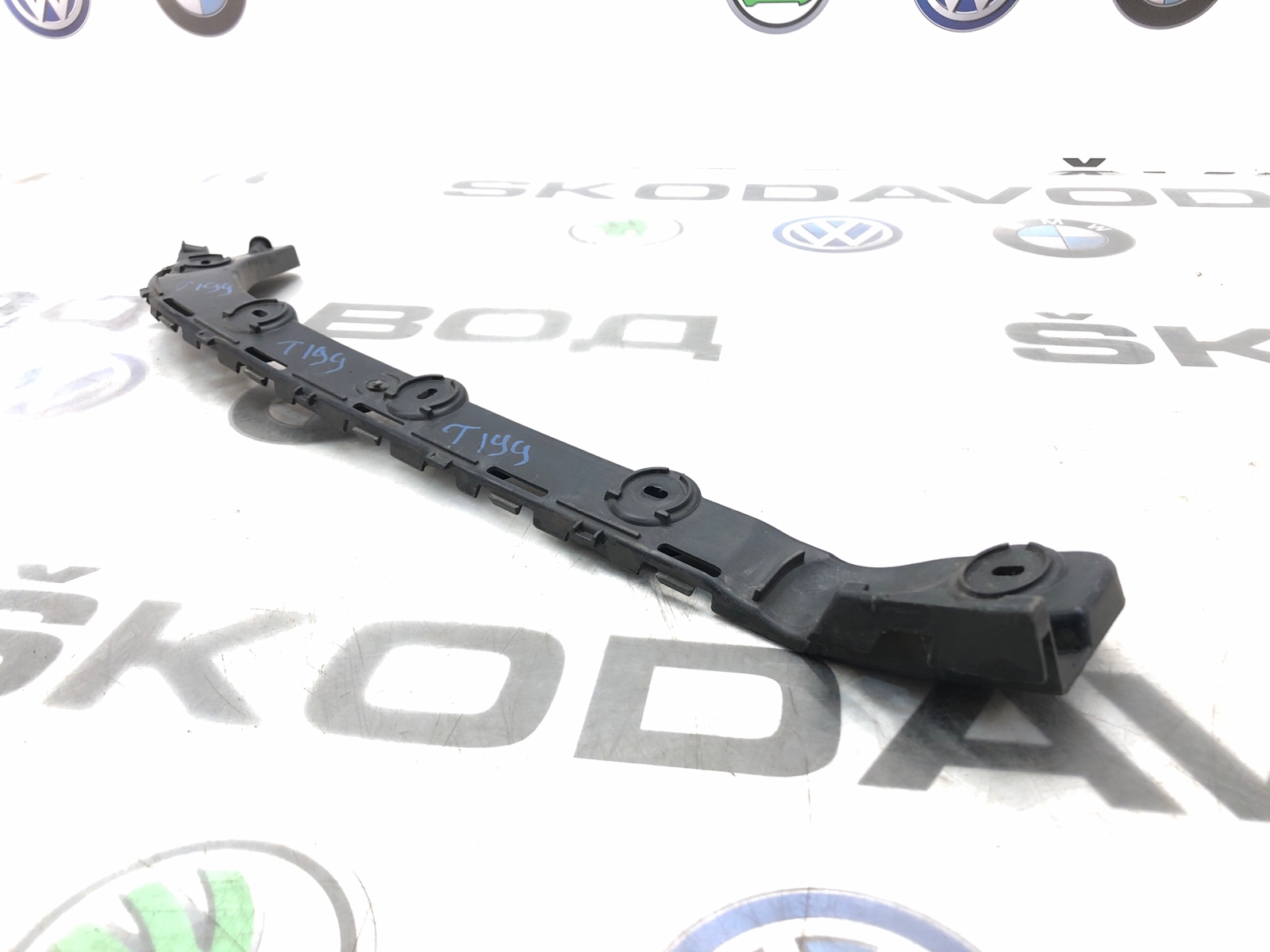 Направляющая бампера, 1000 рублей, Москва