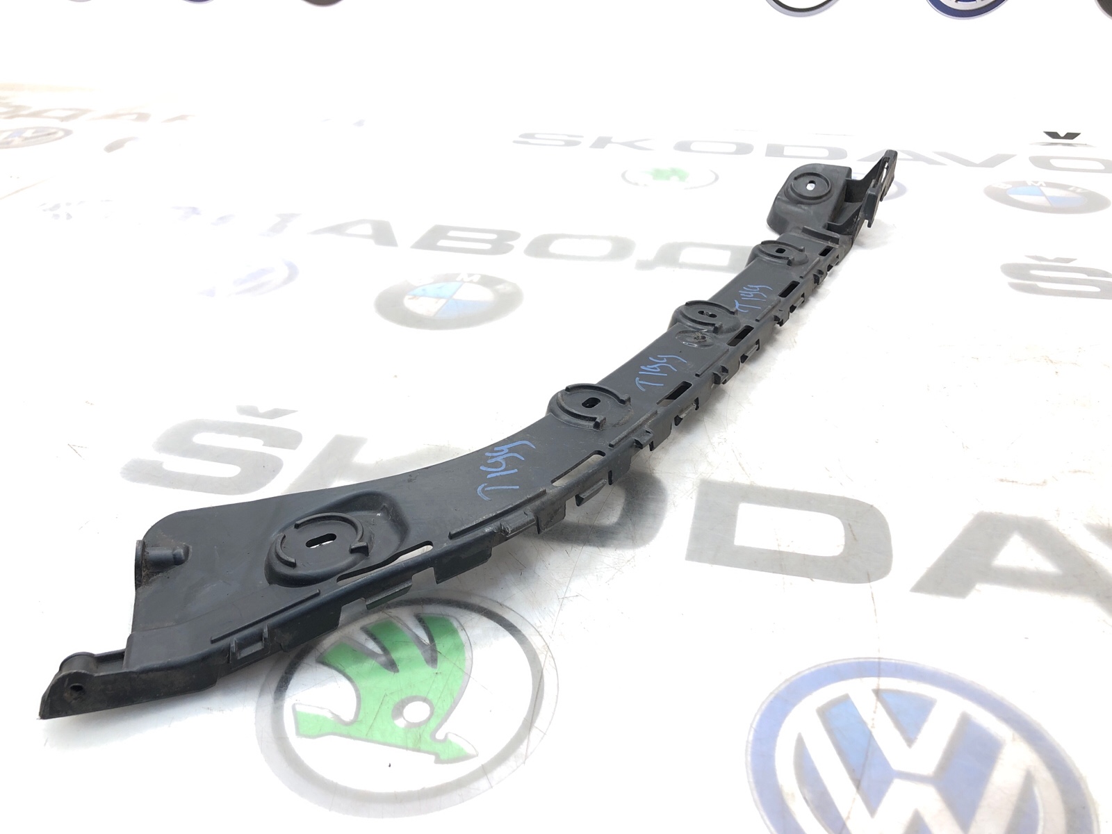 Направляющая бампера, 1000 рублей, Москва