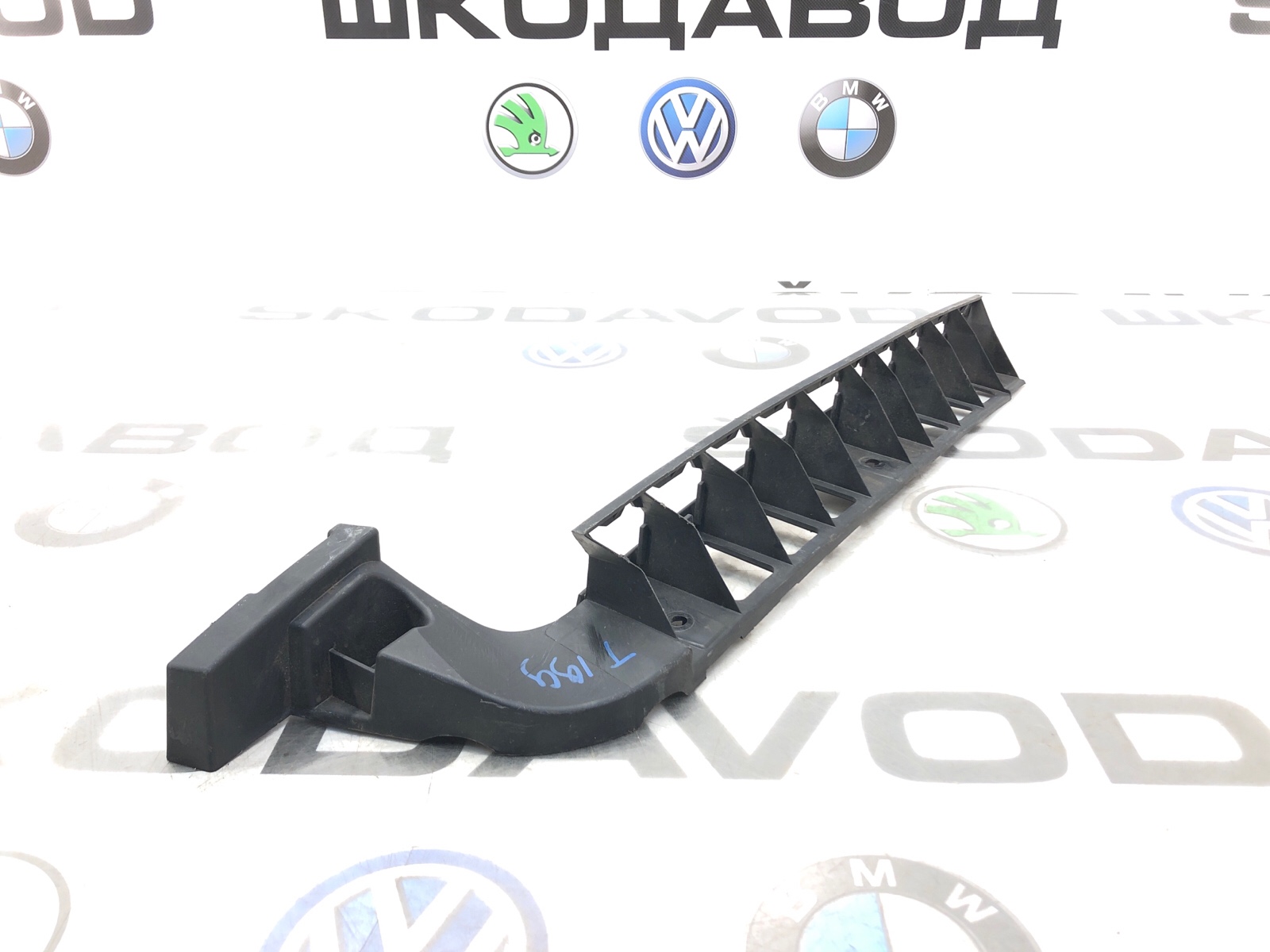 Направляющая бампера, 1500 рублей, Москва