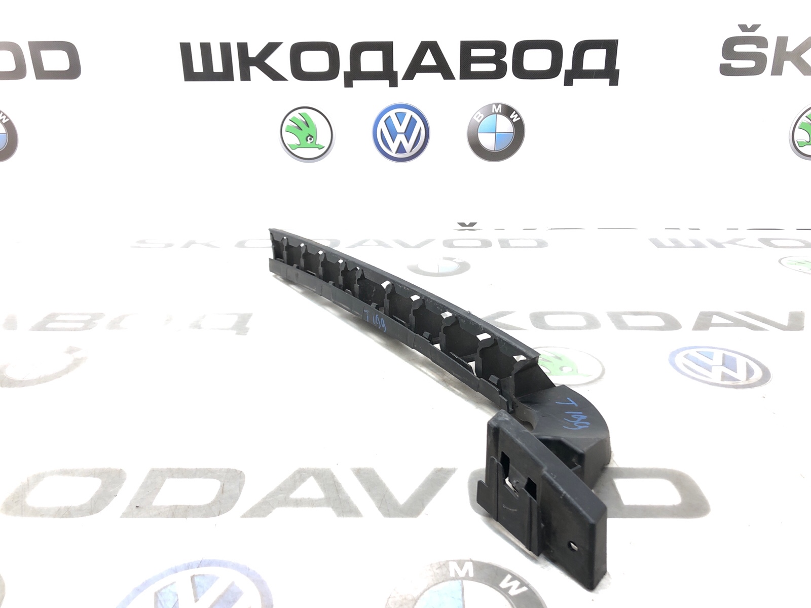 Направляющая бампера, 1500 рублей, Москва