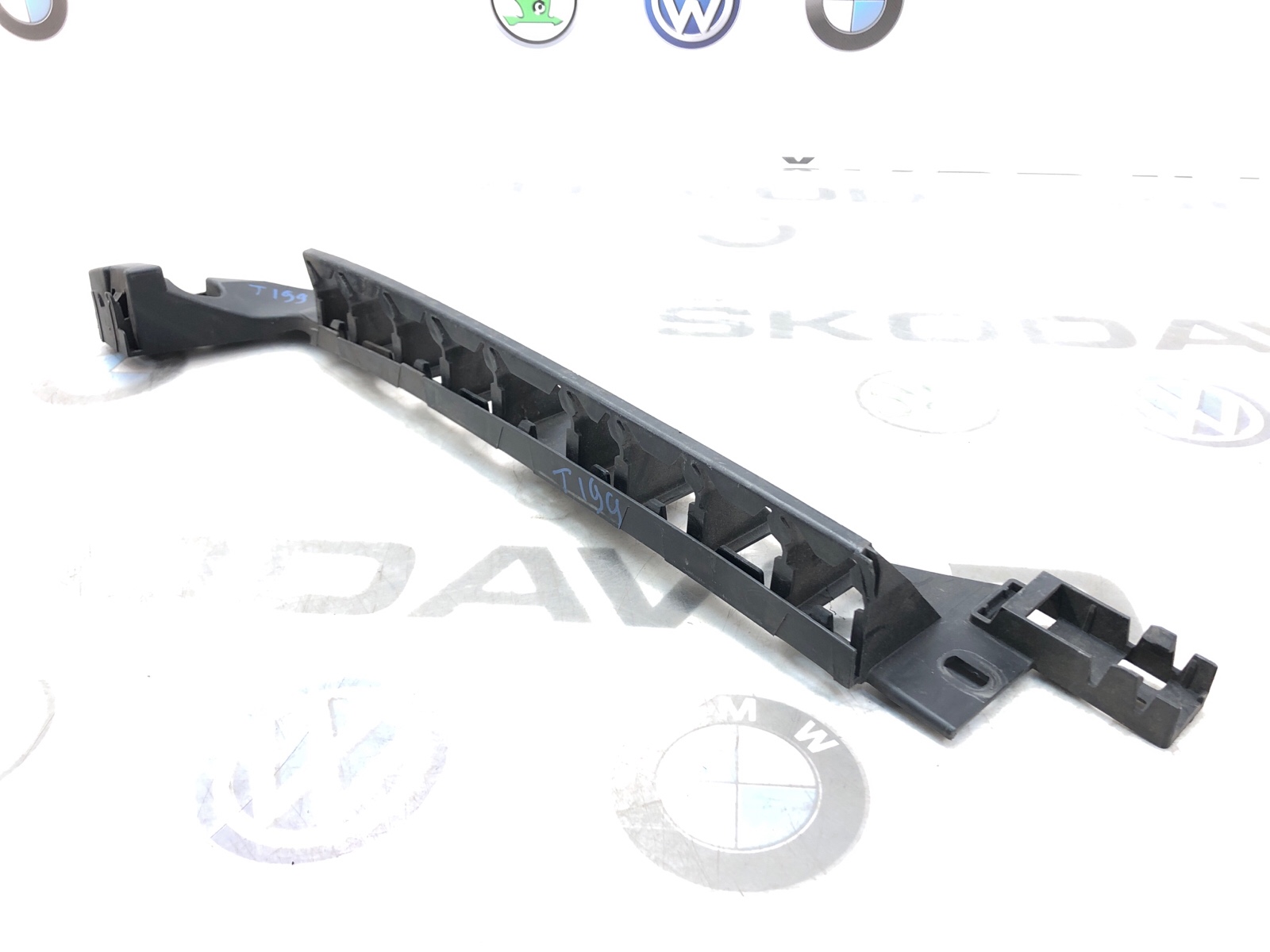 Направляющая бампера, 1000 рублей, Москва