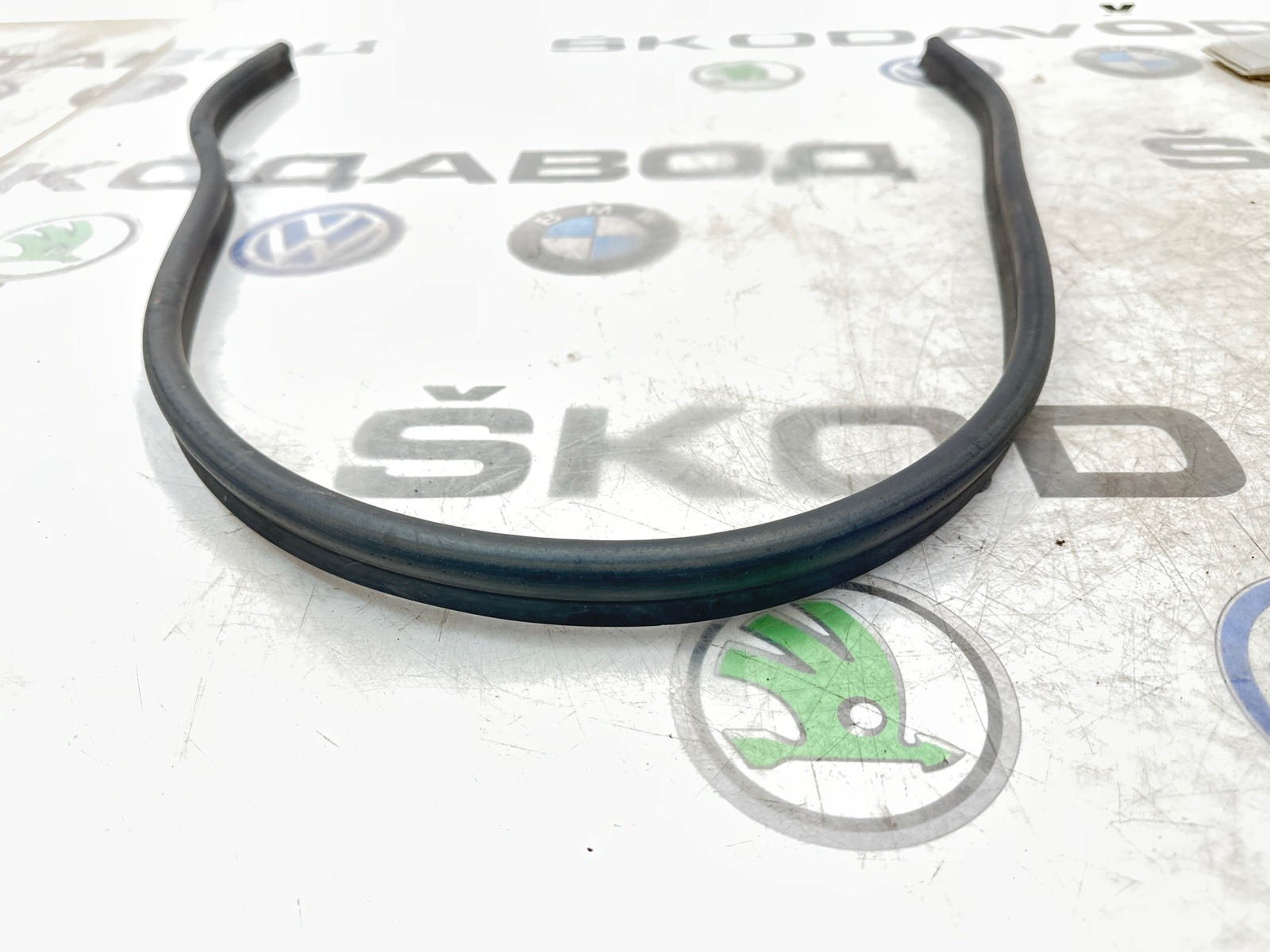 Уплотнитель капота, 500 рублей, Москва