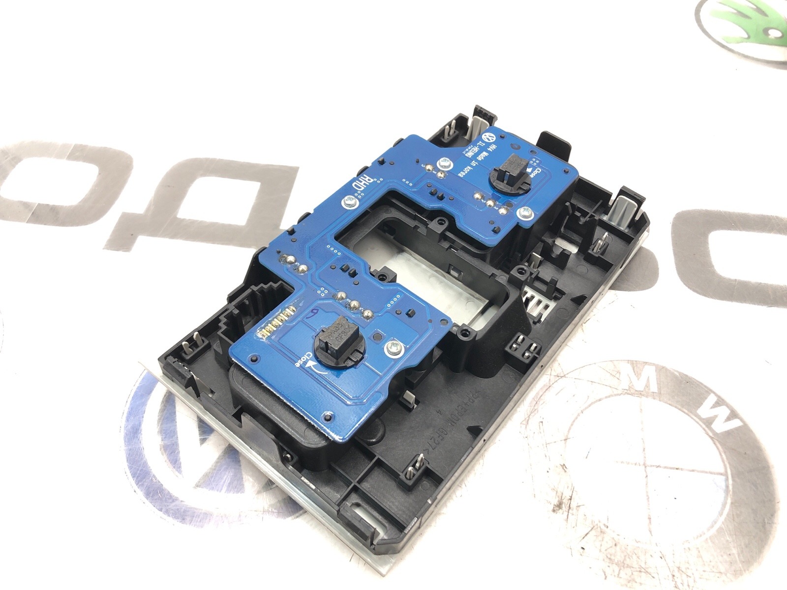 Плафон освещения салона, 2000 рублей, Москва