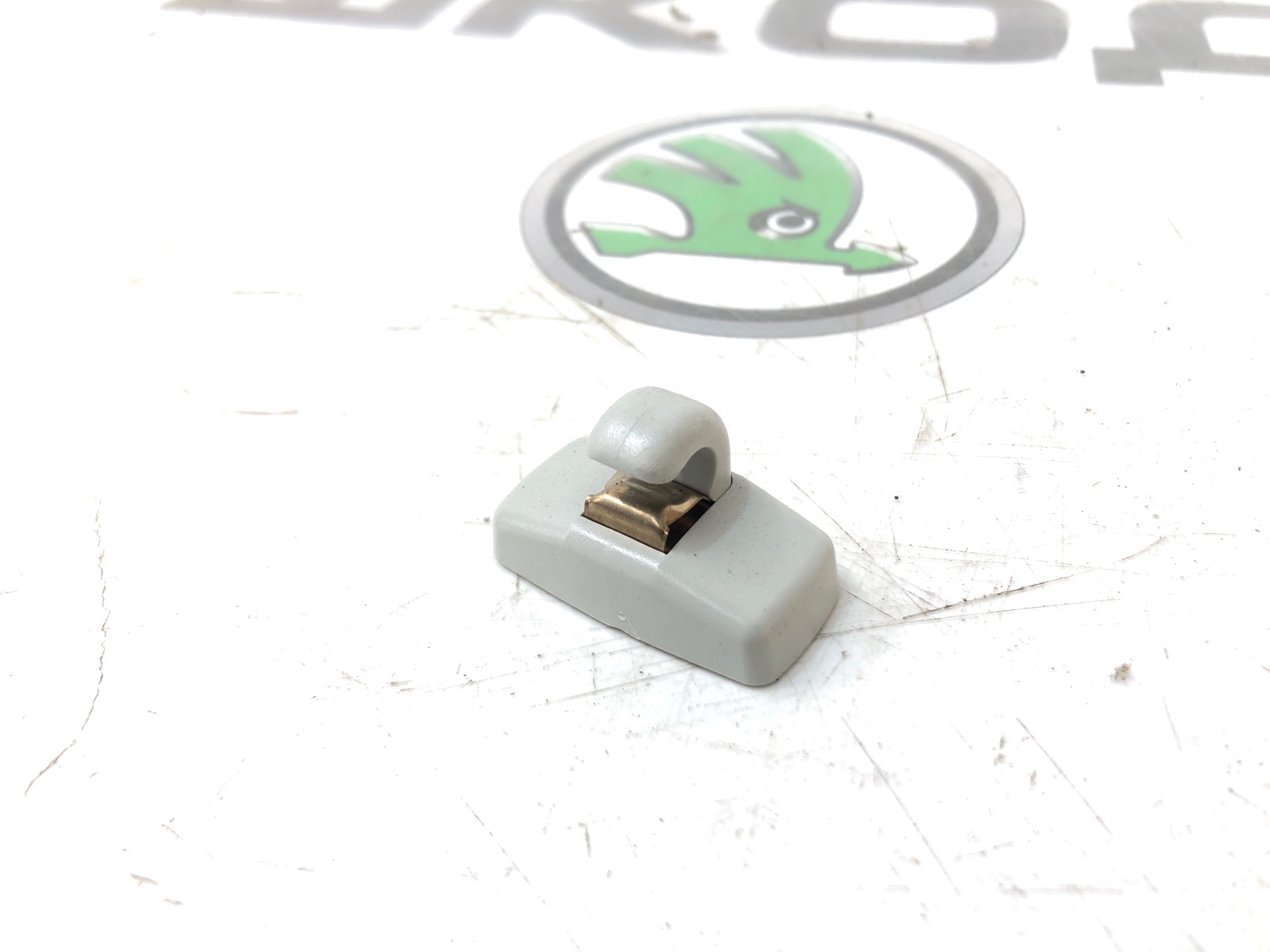 Кронштейн солнцезащитного козырька, 800 рублей, Москва