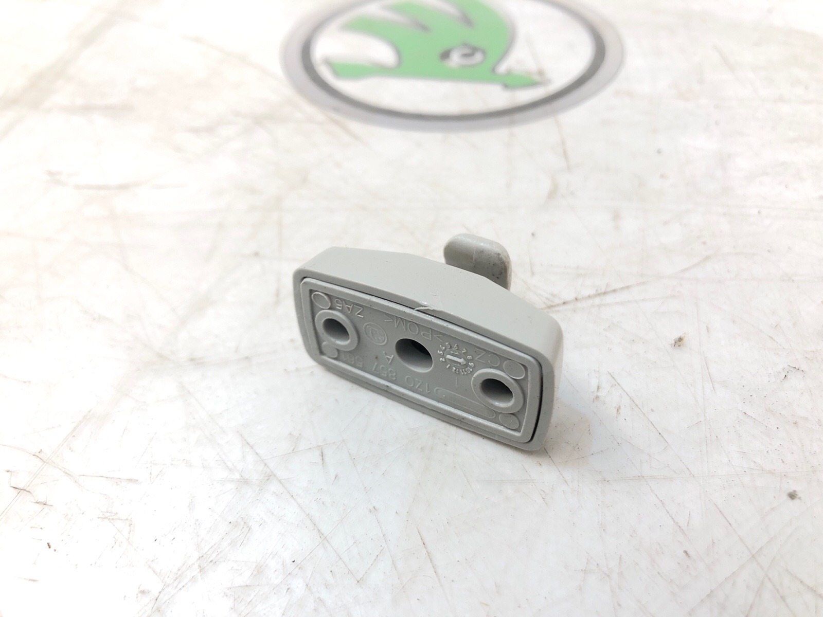 Кронштейн солнцезащитного козырька, 800 рублей, Москва