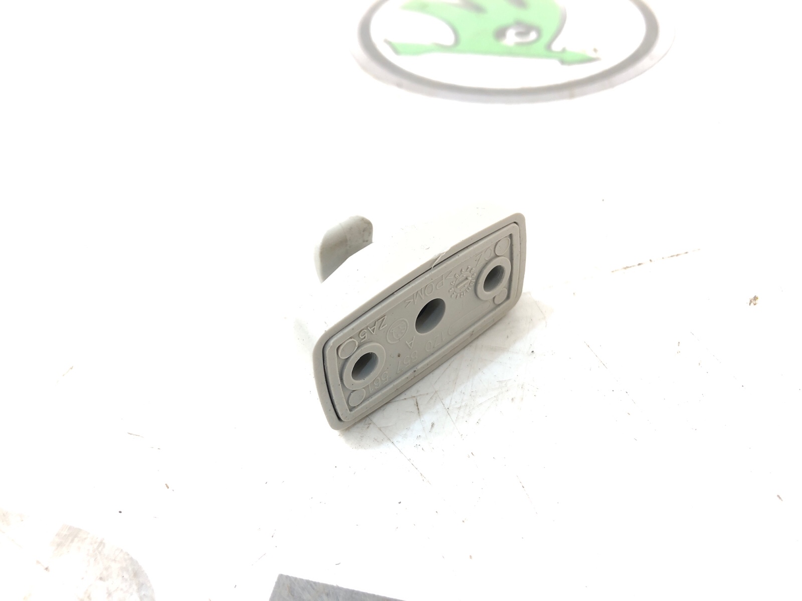 Кронштейн солнцезащитного козырька, 800 рублей, Москва