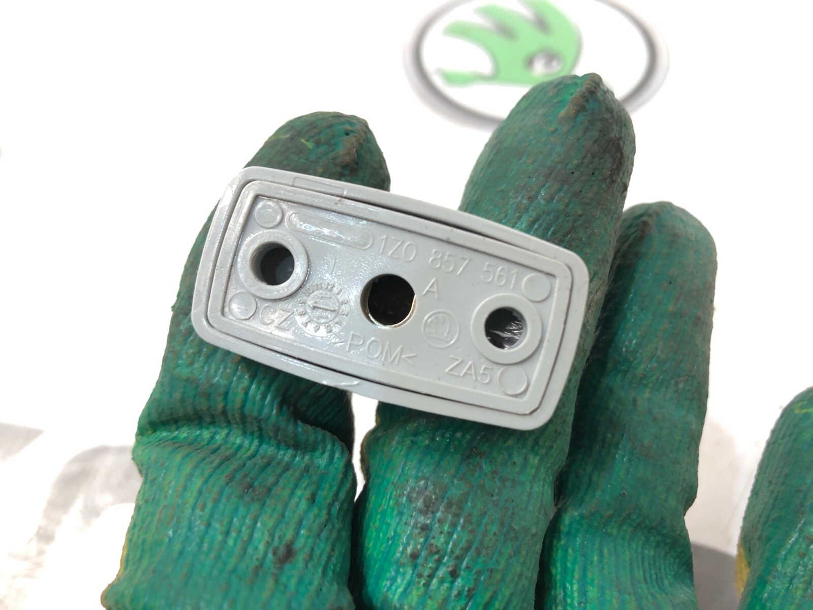 Кронштейн солнцезащитного козырька, 800 рублей, Москва