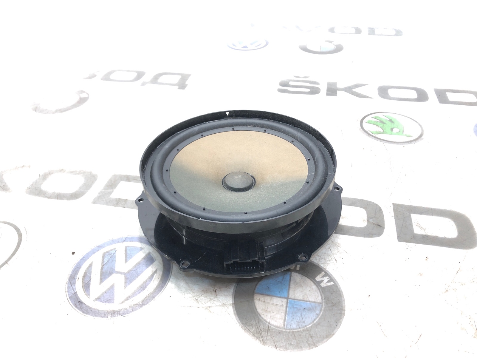 Динамик, 2000 рублей, Москва