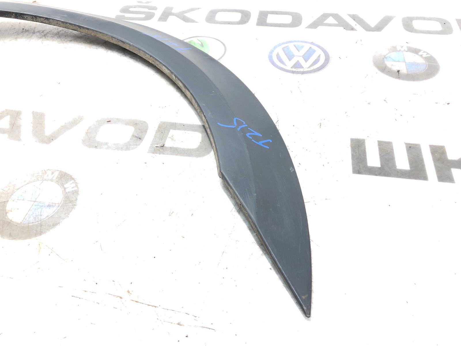 Накладка арки крыла, 2000 рублей, Москва