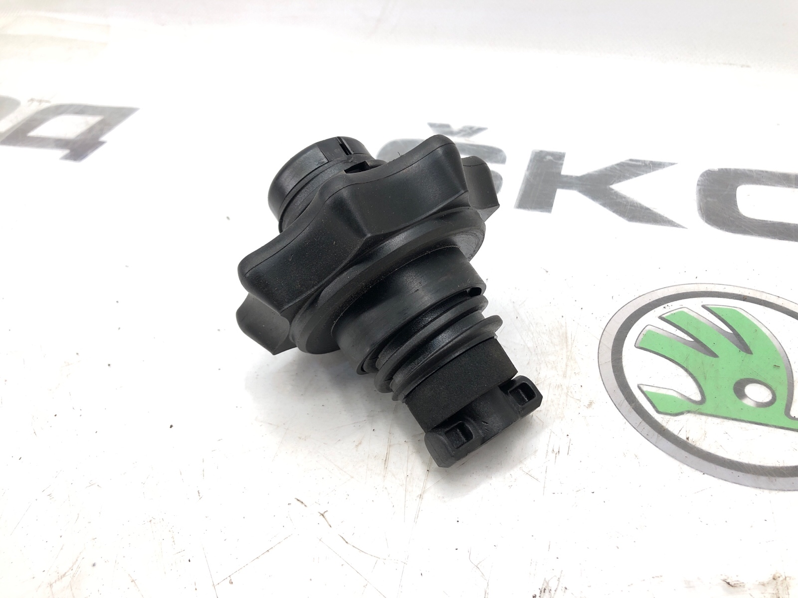 Крепление запасного колеса, 1000 рублей, Москва