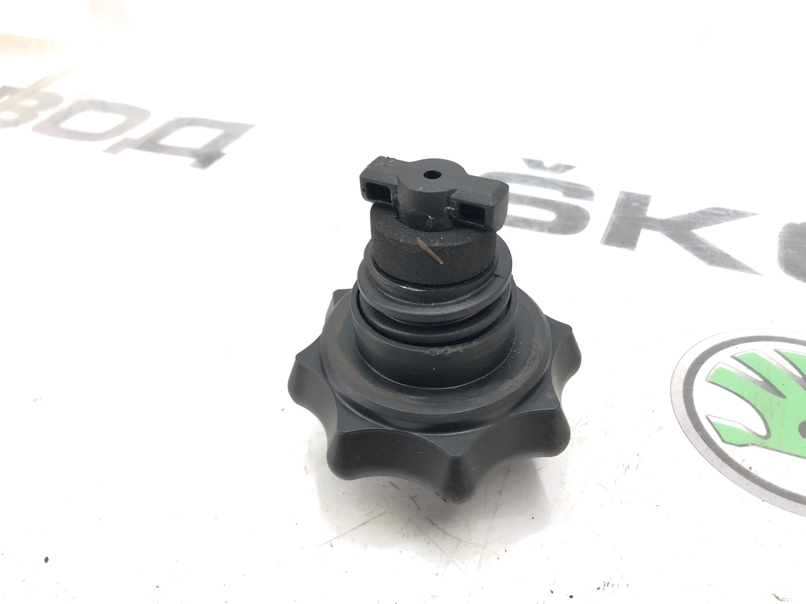 Крепление запасного колеса, 1000 рублей, Москва